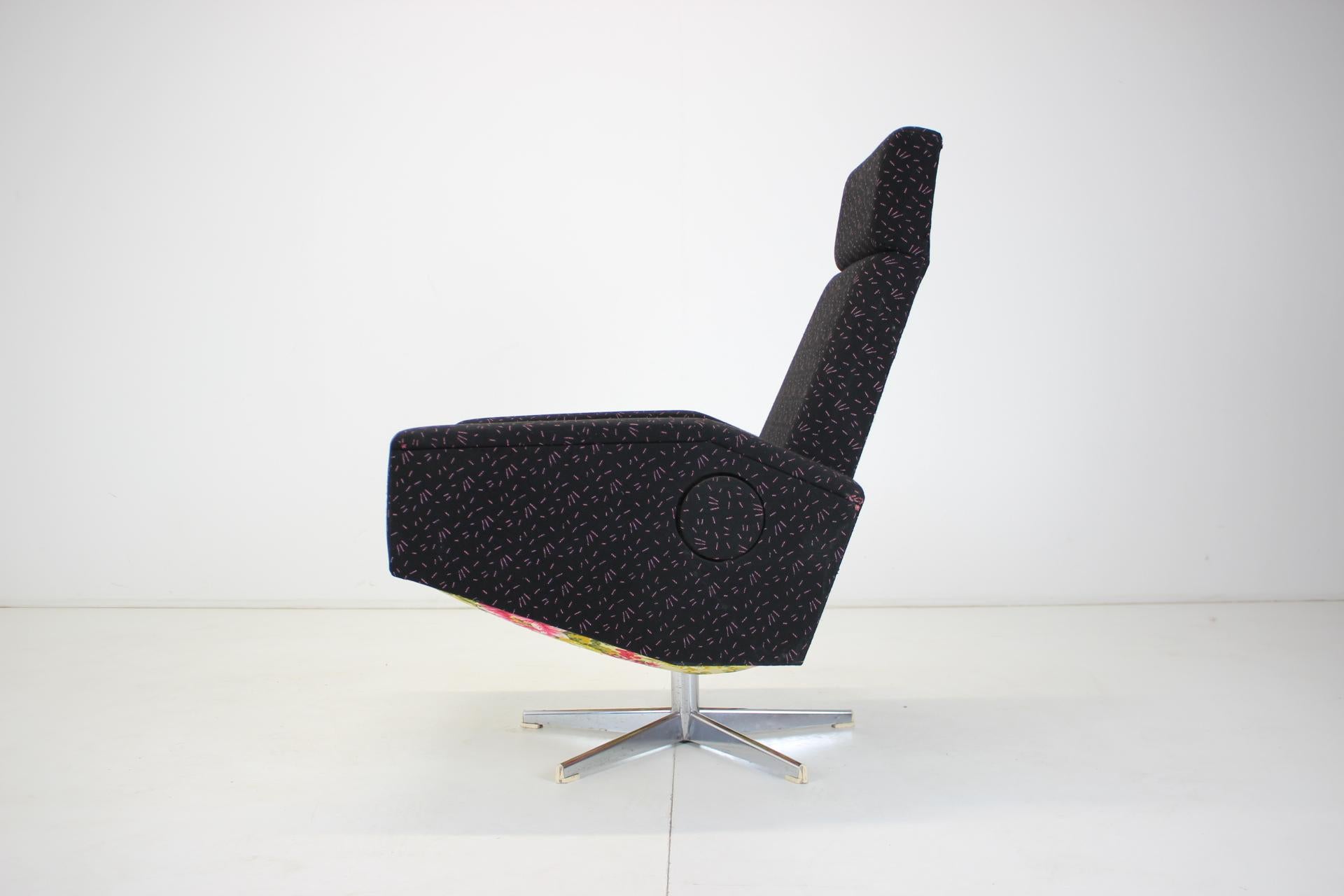 Late 20th Century Mid-Century Adjustable Relax Armchair, 1970's For Sale