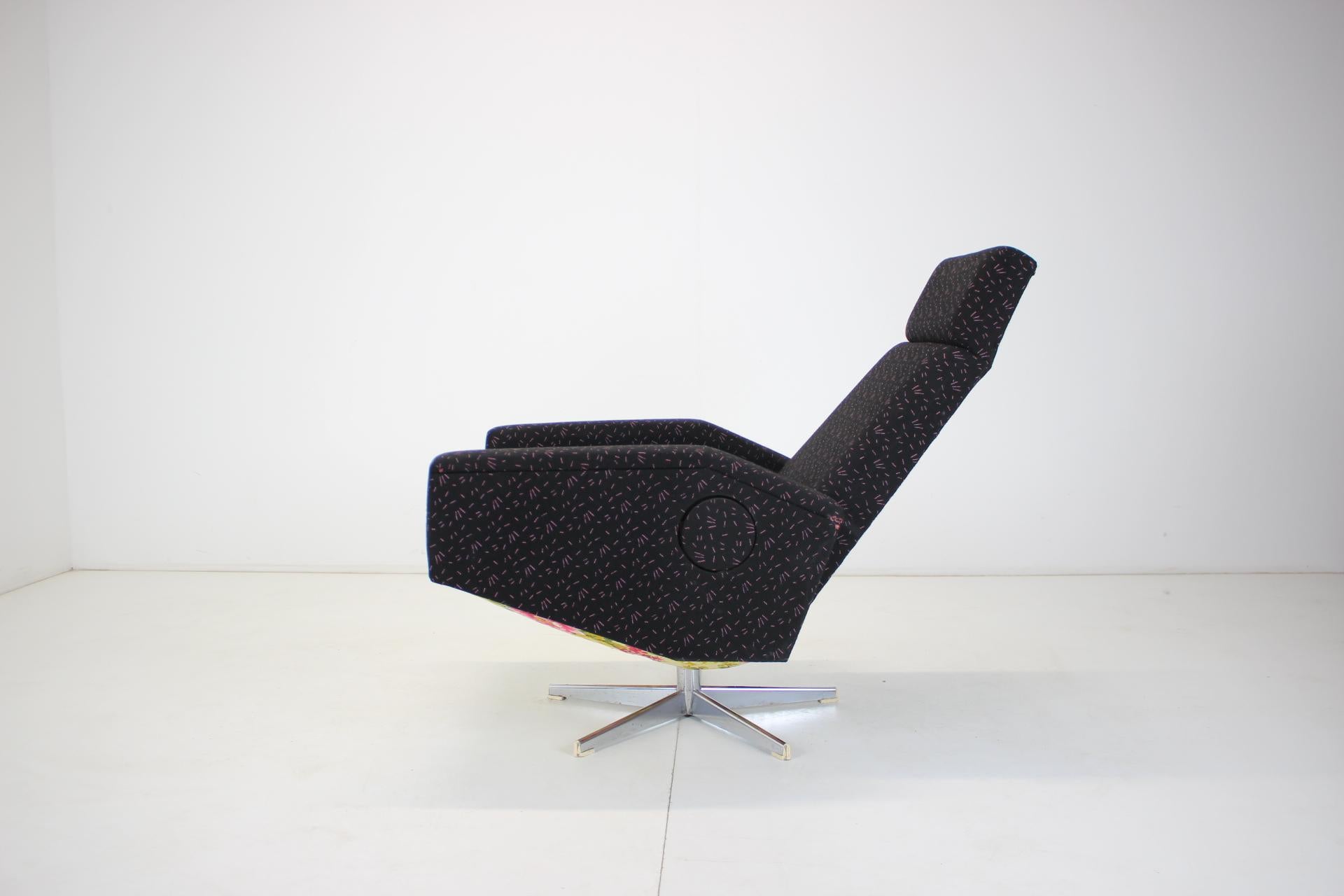 Metal Mid-Century Adjustable Relax Armchair, 1970's For Sale