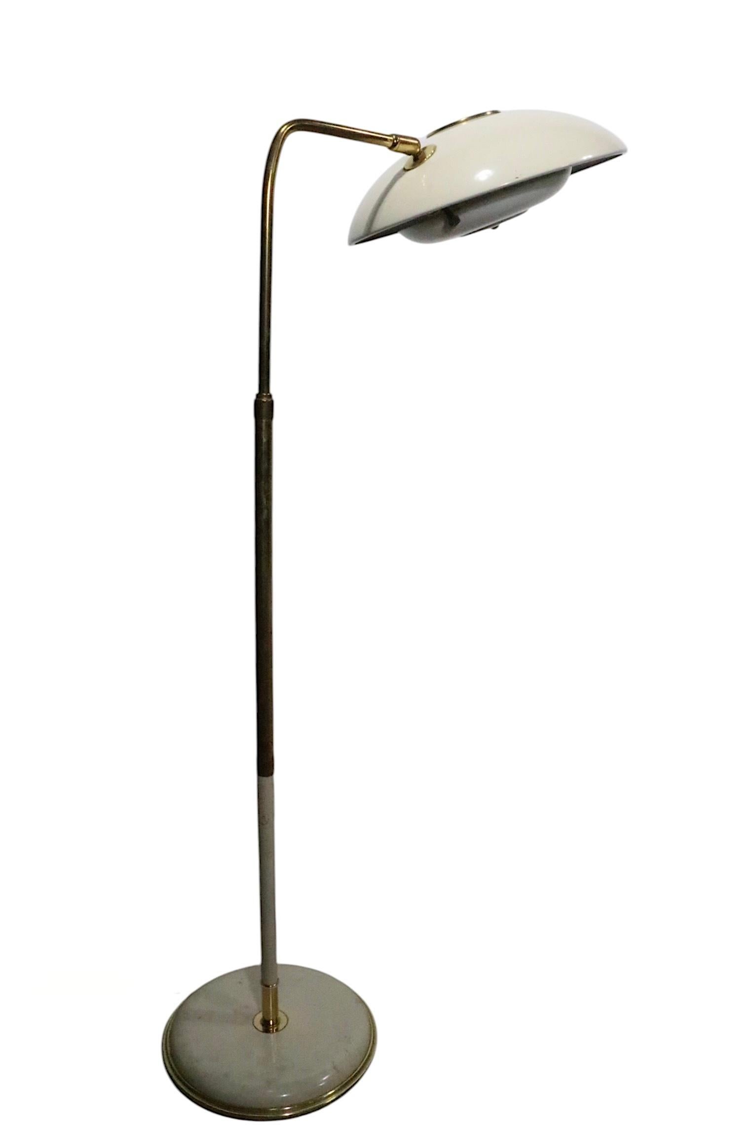 Lámpara de pie con pantalla de platillo ajustable de mediados de siglo, de Gerald Thurston para Lightolier en venta 7