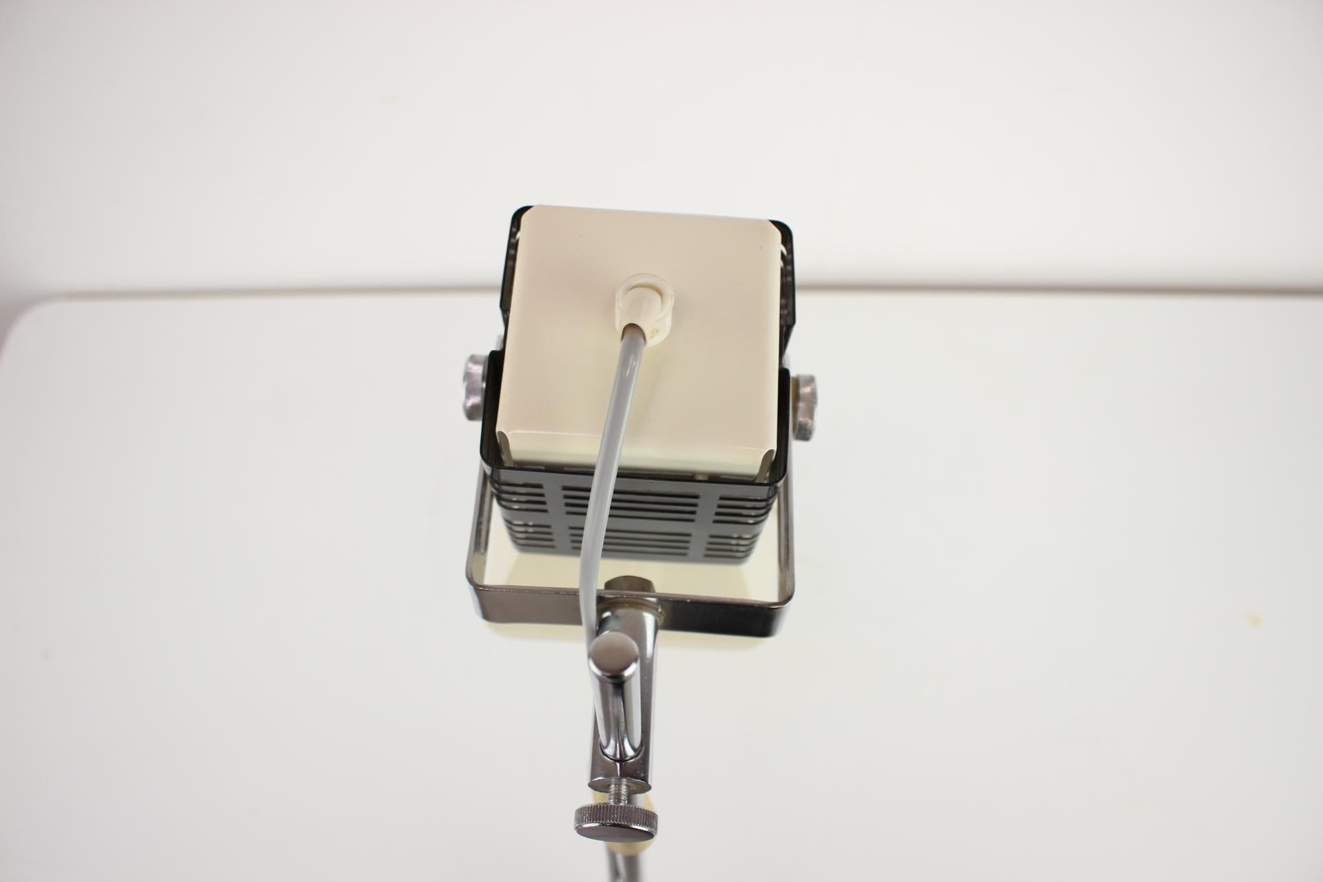 Lámpara de mesa regulable de mediados de siglo, años 70, CZS en venta 1