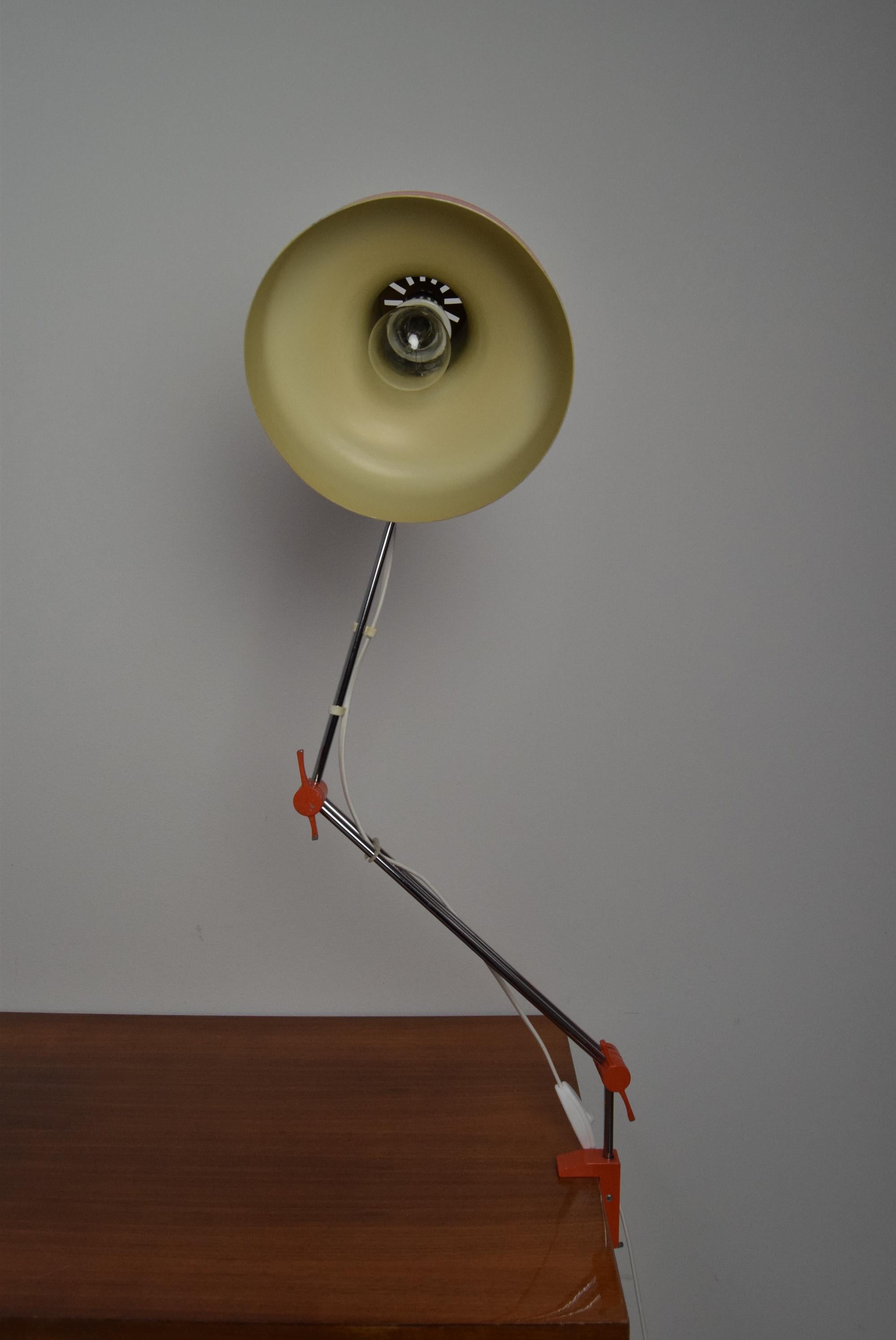 Lámpara de mesa regulable de mediados de siglo/Napako, años 60 en venta 1