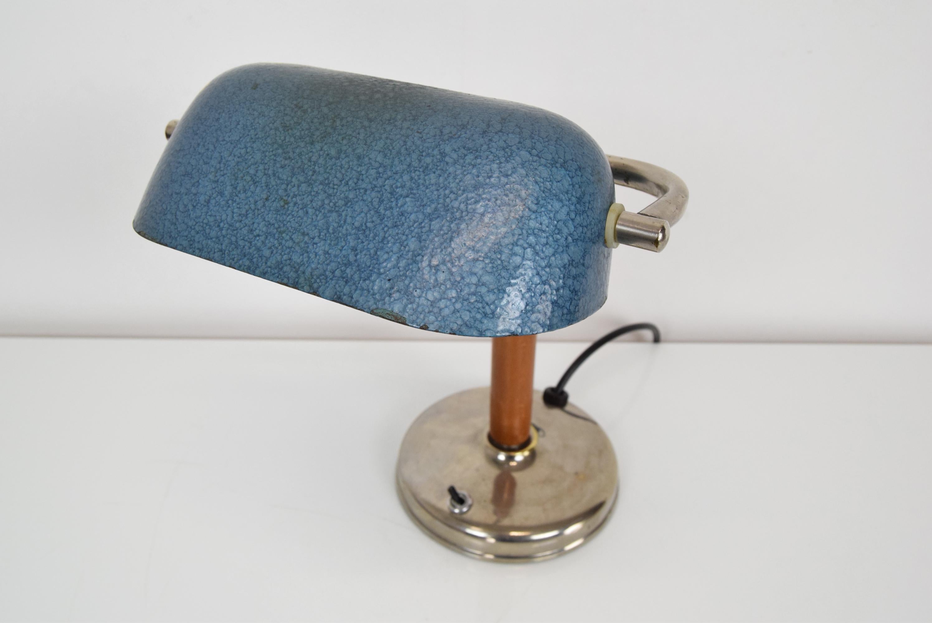 Adjustable shade
Made in Czechoslovakia
Made of Lacquered Metal, Chrome, Wood
New cabling
1xE27 or E26bulb
US adapter included
With aged patina
Original condition.
    