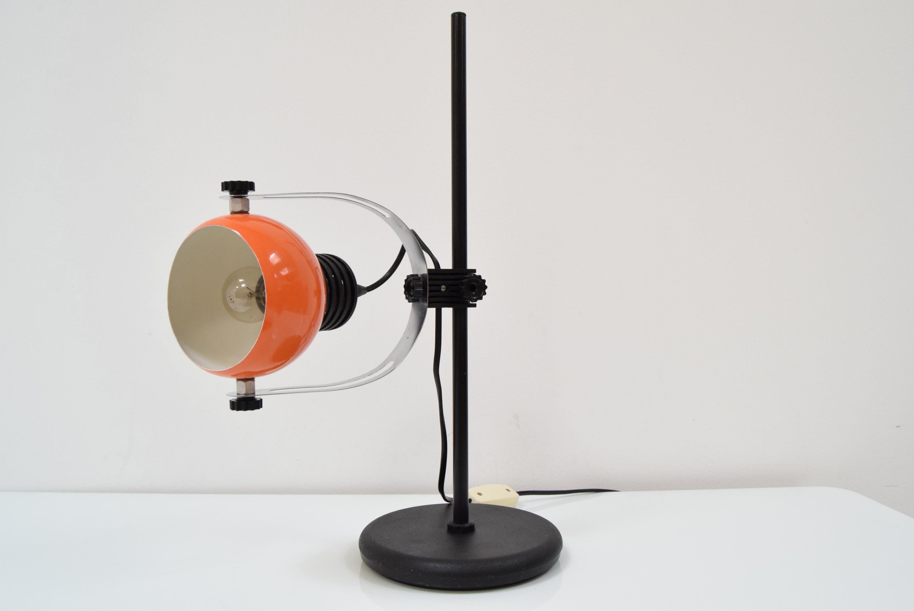 Mid-Century Adjustable Table Lamp, 1970's In Good Condition For Sale In Praha, CZ