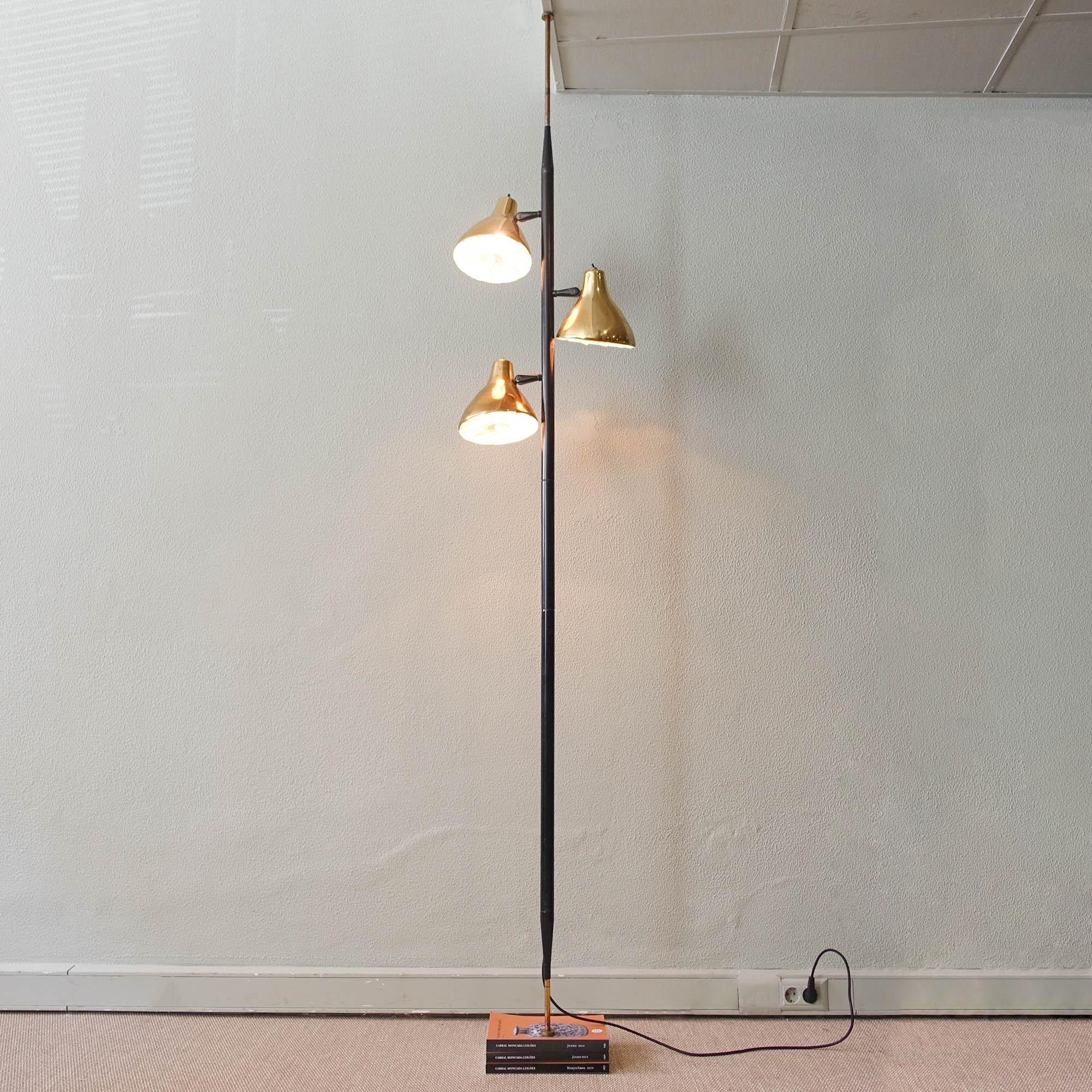 American Midcentury Adjustable Tension Floor Pole Lamp by Gerald Thurston for Lightolier