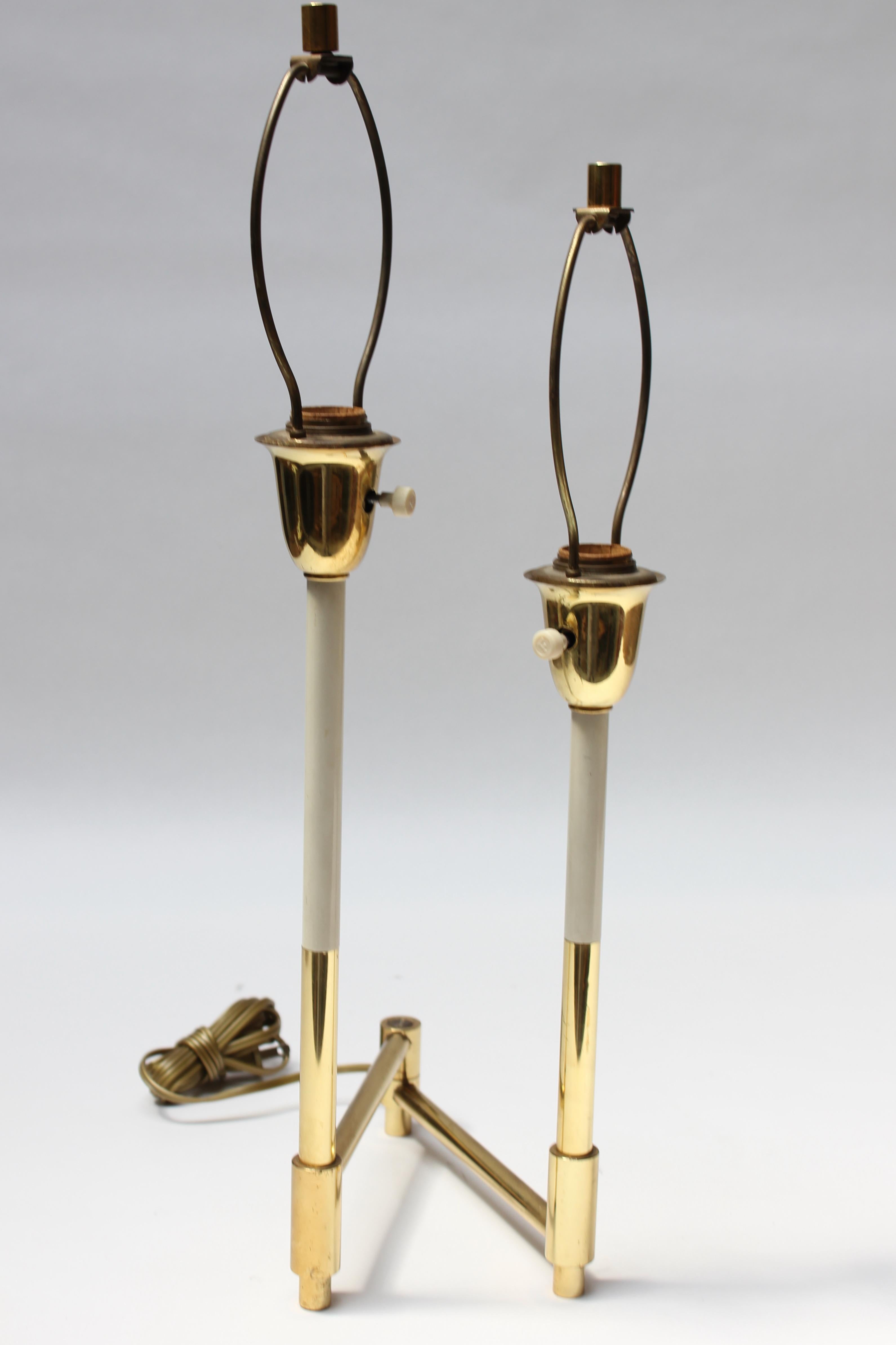 Américain Lampe de bureau réglable en deux parties en laiton de style mi-siècle moderne par Laurel en vente