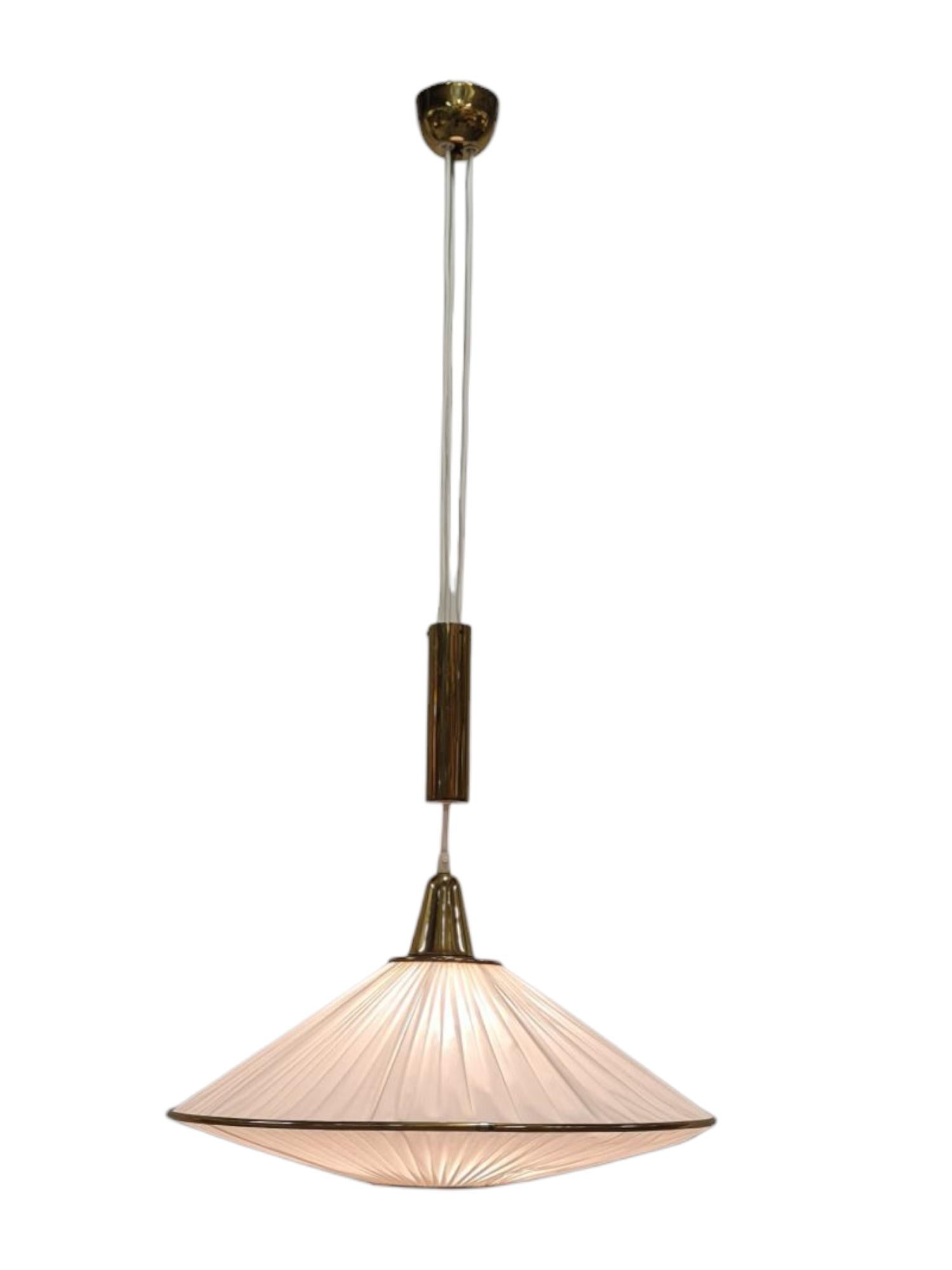 Lampada da soffitto Valinte UFO regolabile di metà secolo in ottone e tessuto, Fabrice 1950 in vendita 2