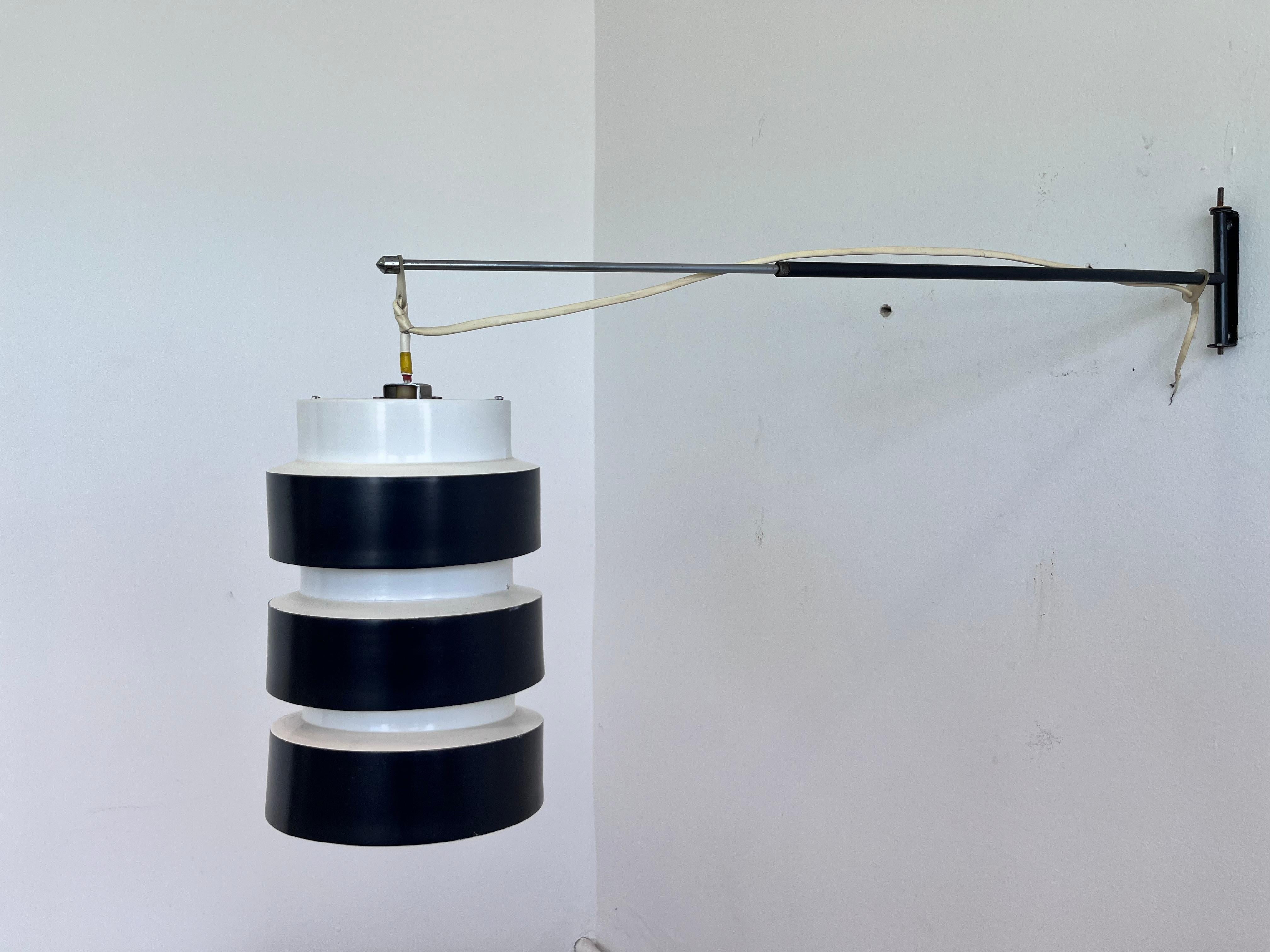 Lampada da parete regolabile di metà secolo disegnata da Josef Hurka per Napako, anni '70 In condizioni buone in vendita a Praha, CZ