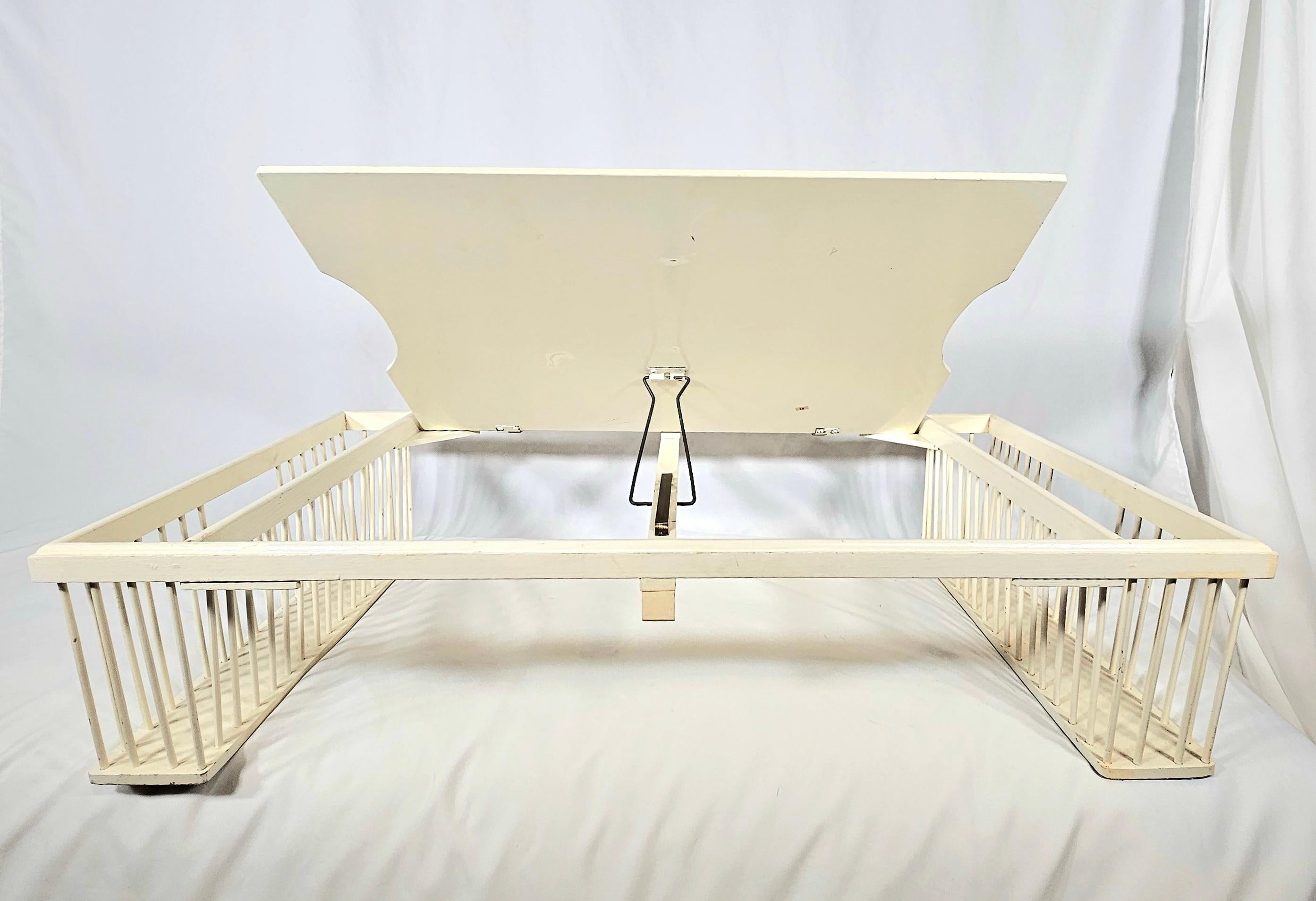 Mid Century Adjustable Wicker Bed Frühstückstablett im Zustand „Gut“ im Angebot in Waxahachie, TX