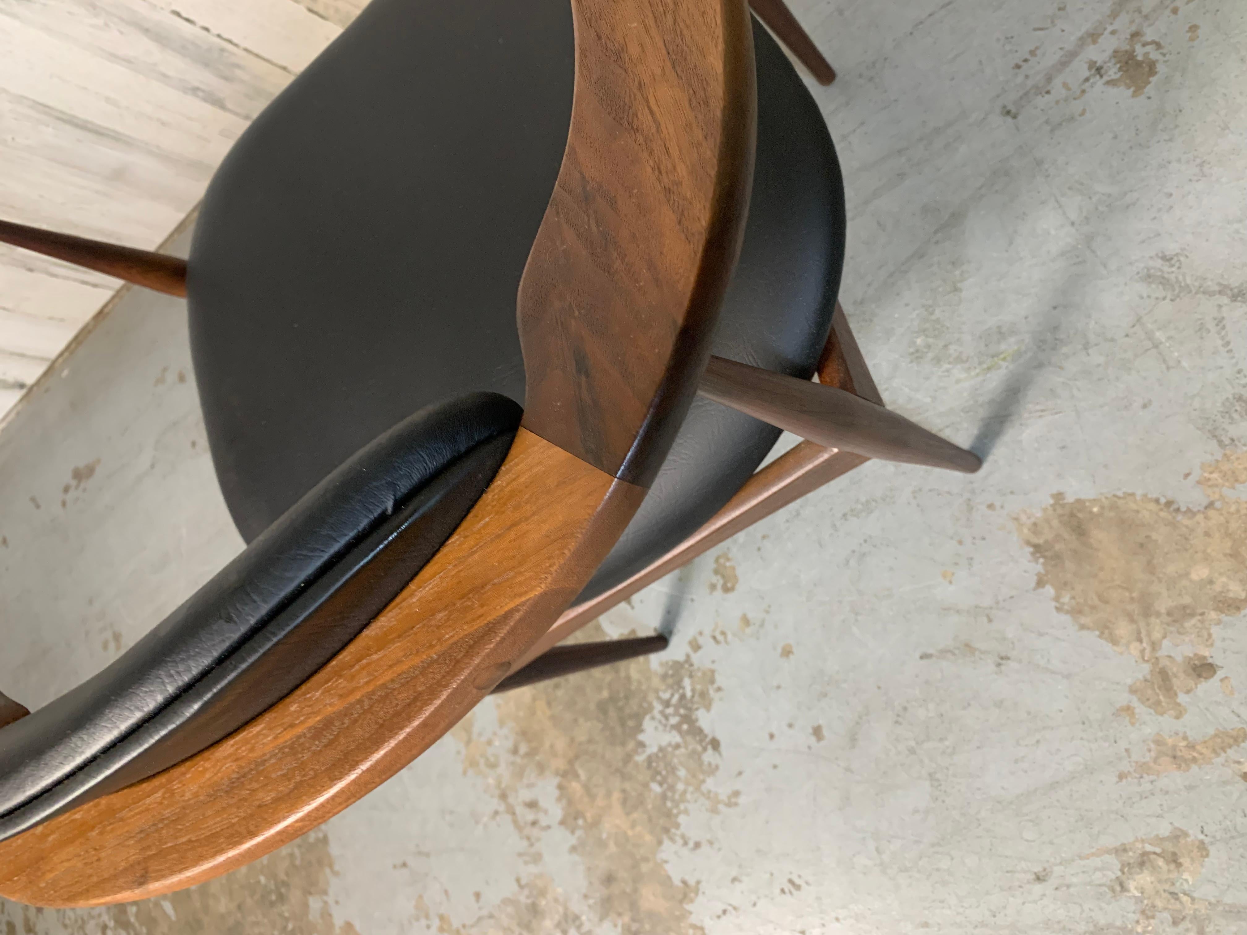 Poltrona in legno di metà secolo Adrian Pearsall 950-C. in vendita 5