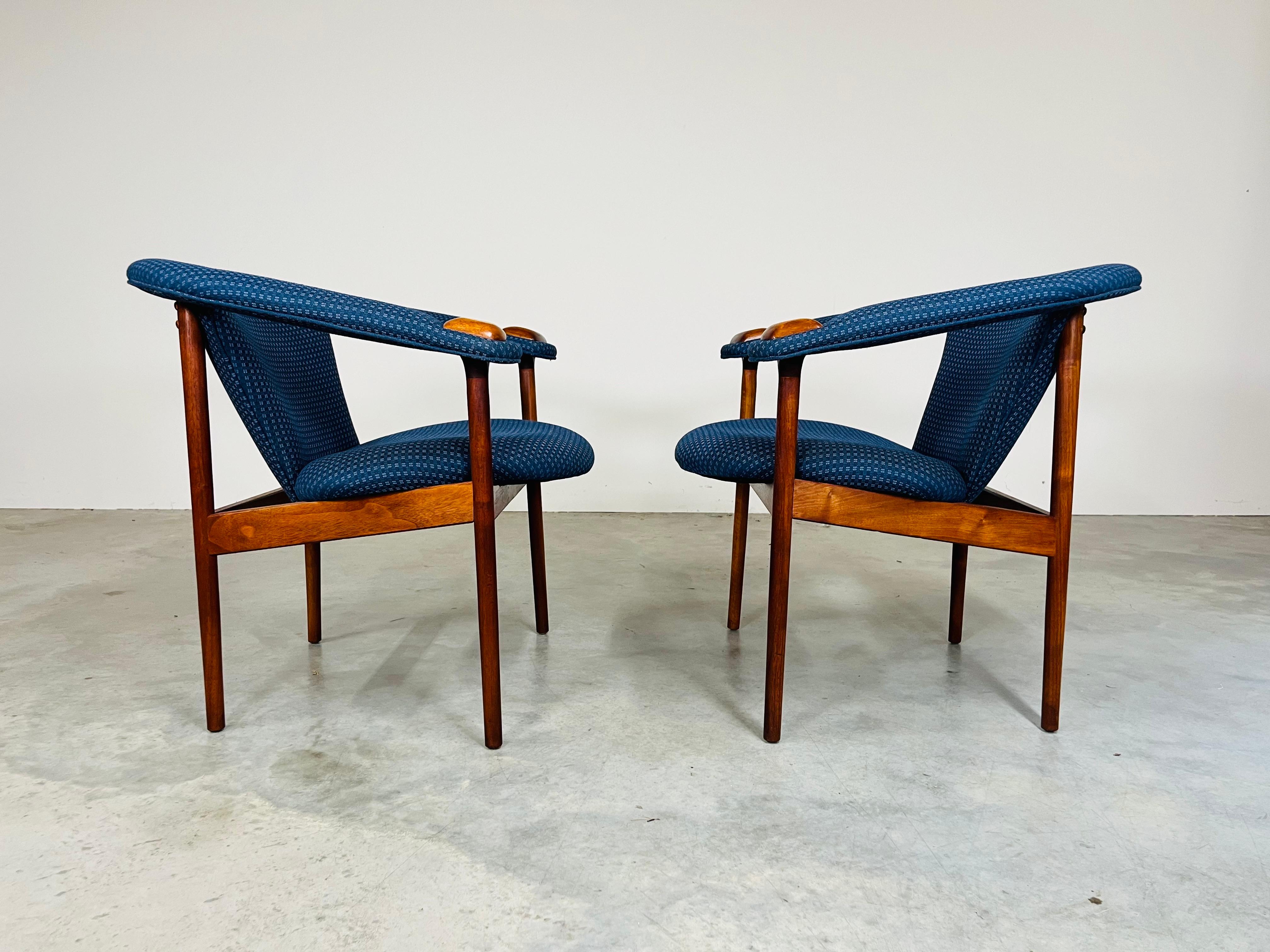 Poltrone di metà secolo Adrian Pearsall in noce blu 1960s in vendita 3