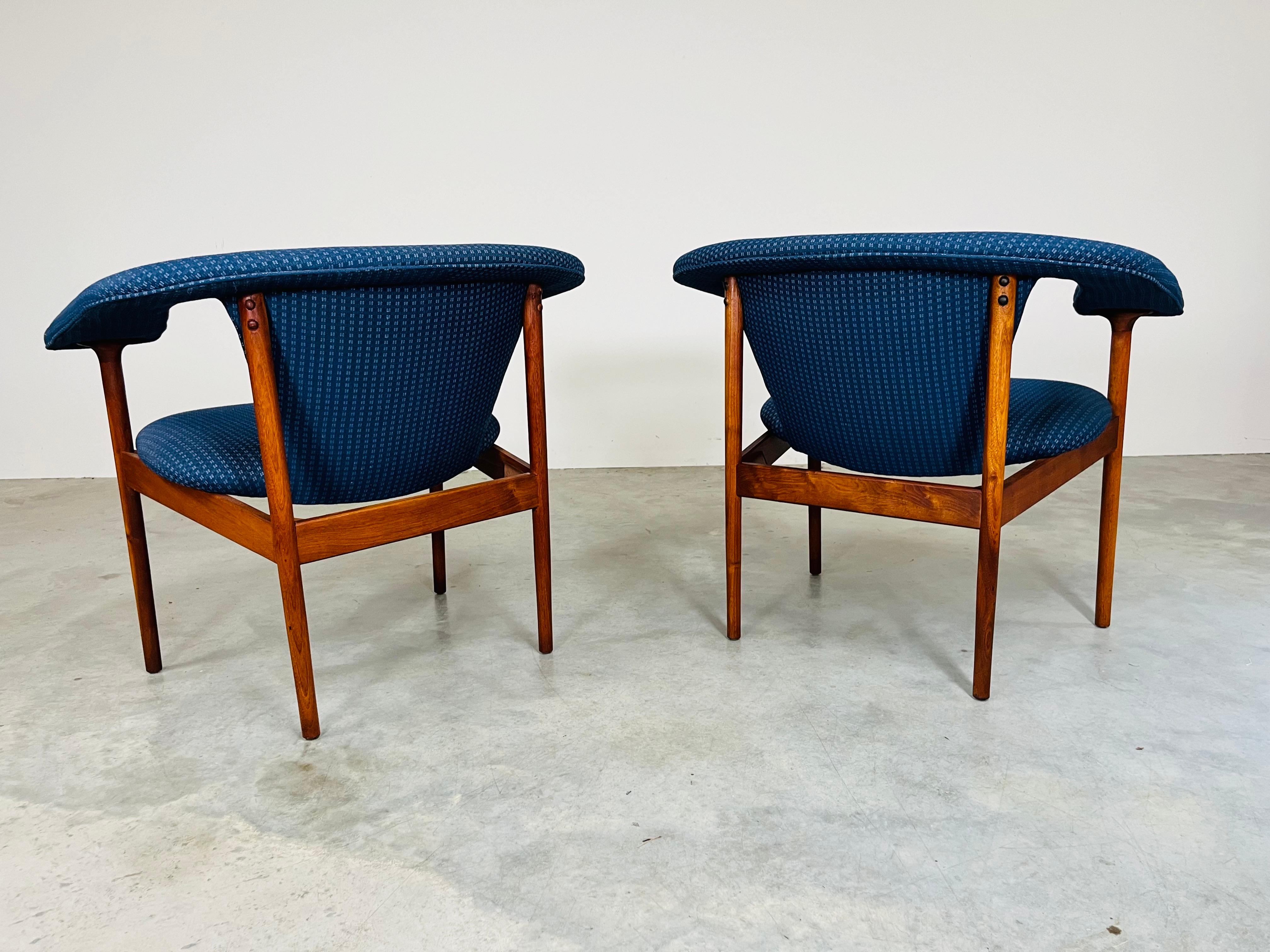 Poltrone di metà secolo Adrian Pearsall in noce blu 1960s in vendita 4