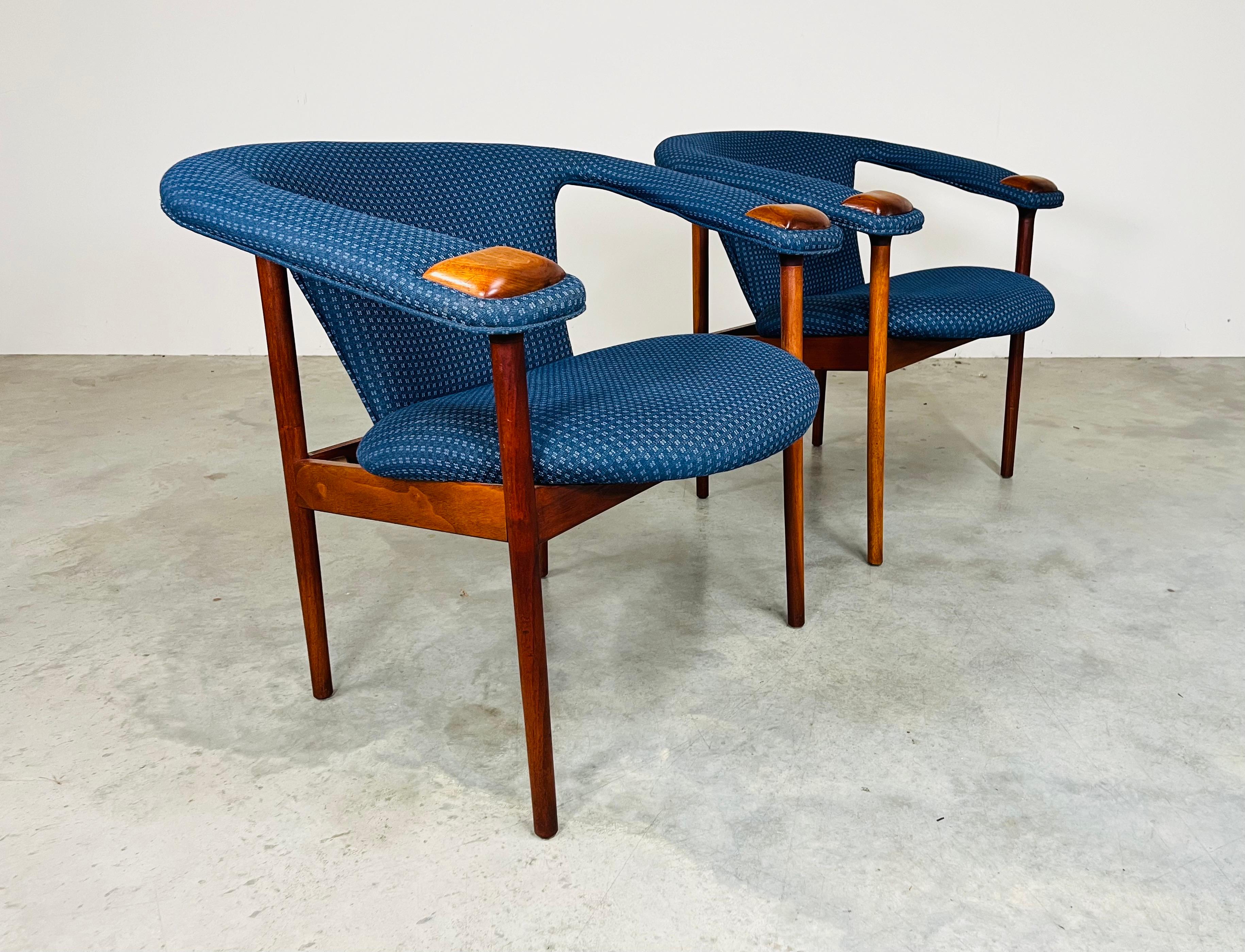 Poltrone di metà secolo Adrian Pearsall in noce blu 1960s in vendita 5