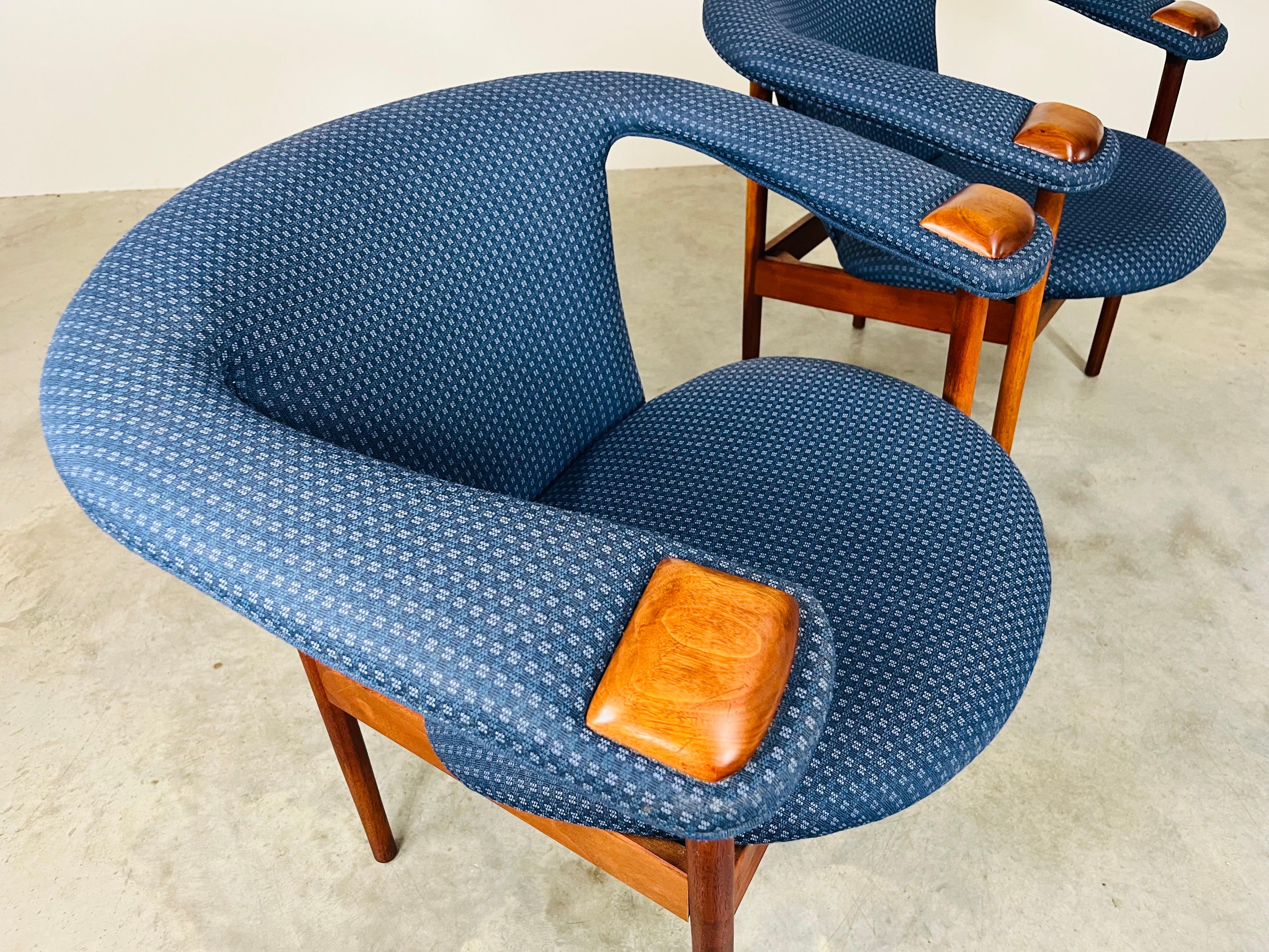 Poltrone di metà secolo Adrian Pearsall in noce blu 1960s in vendita 6