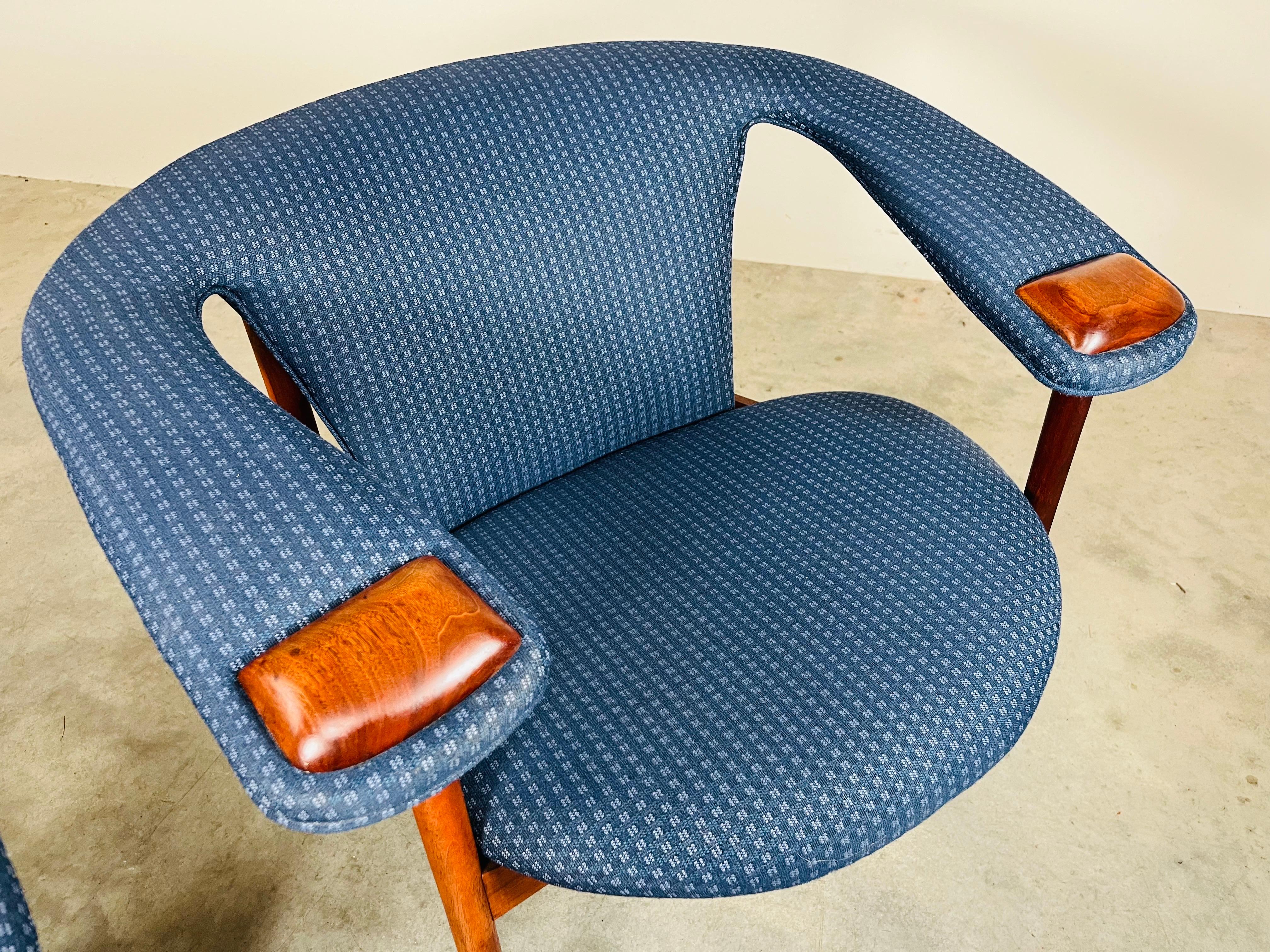 Poltrone di metà secolo Adrian Pearsall in noce blu 1960s in vendita 7
