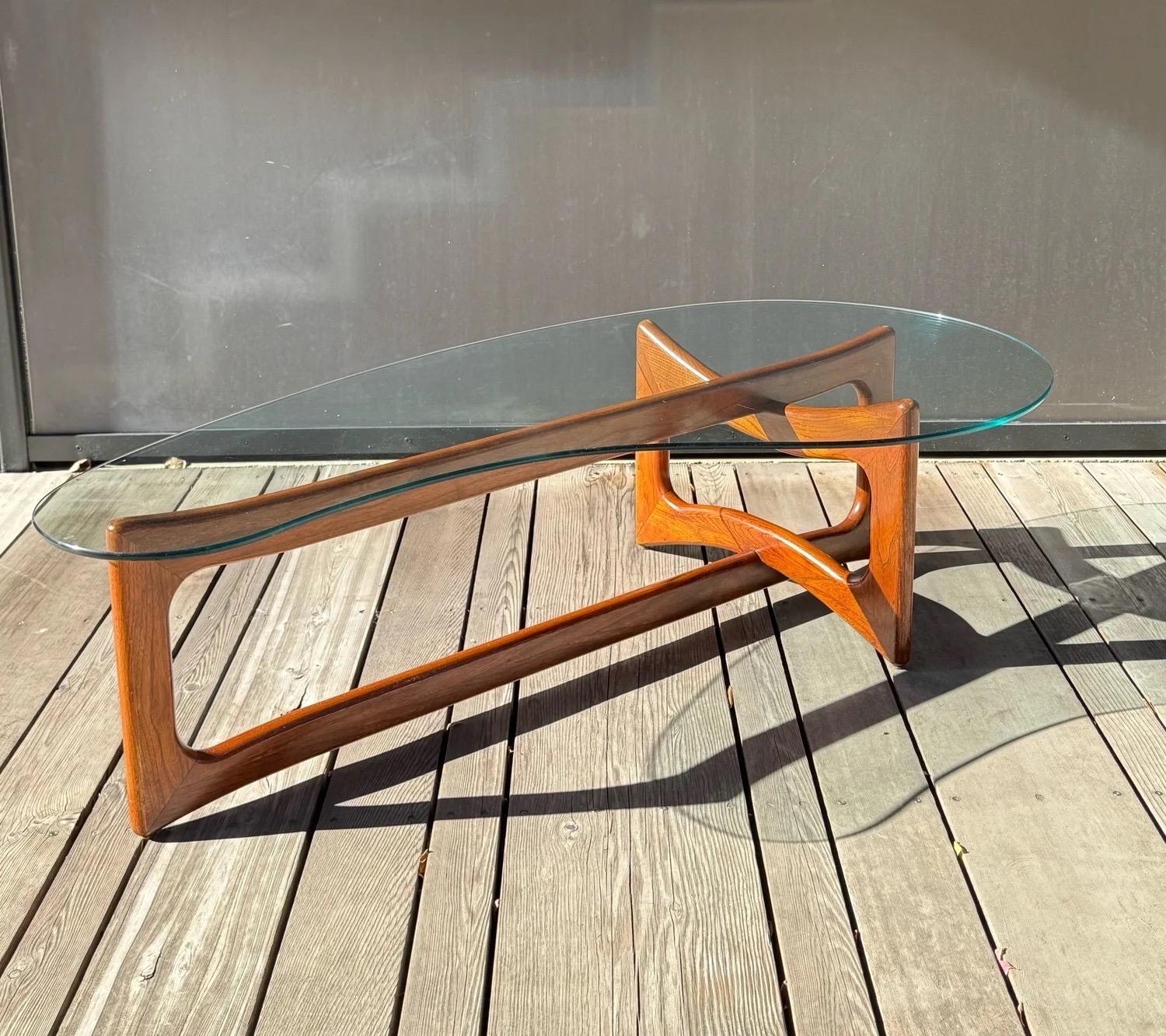 Verre Table basse 'Dog Bone' du milieu du siècle Adrian Pearsall en vente
