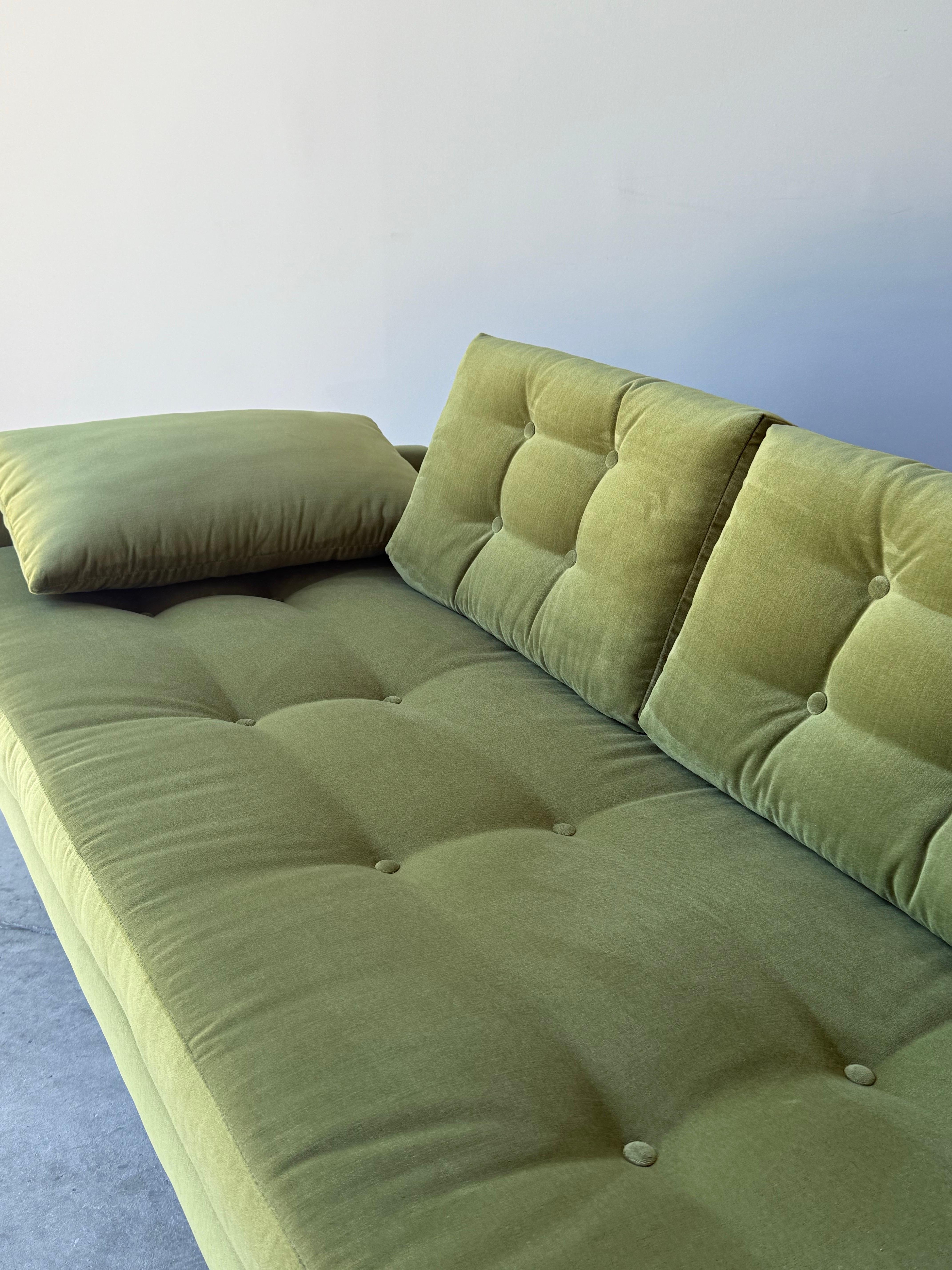 Mid-Century Adrian Pearsall for Craft Associates Model 2408-S Sofa For Sale 4