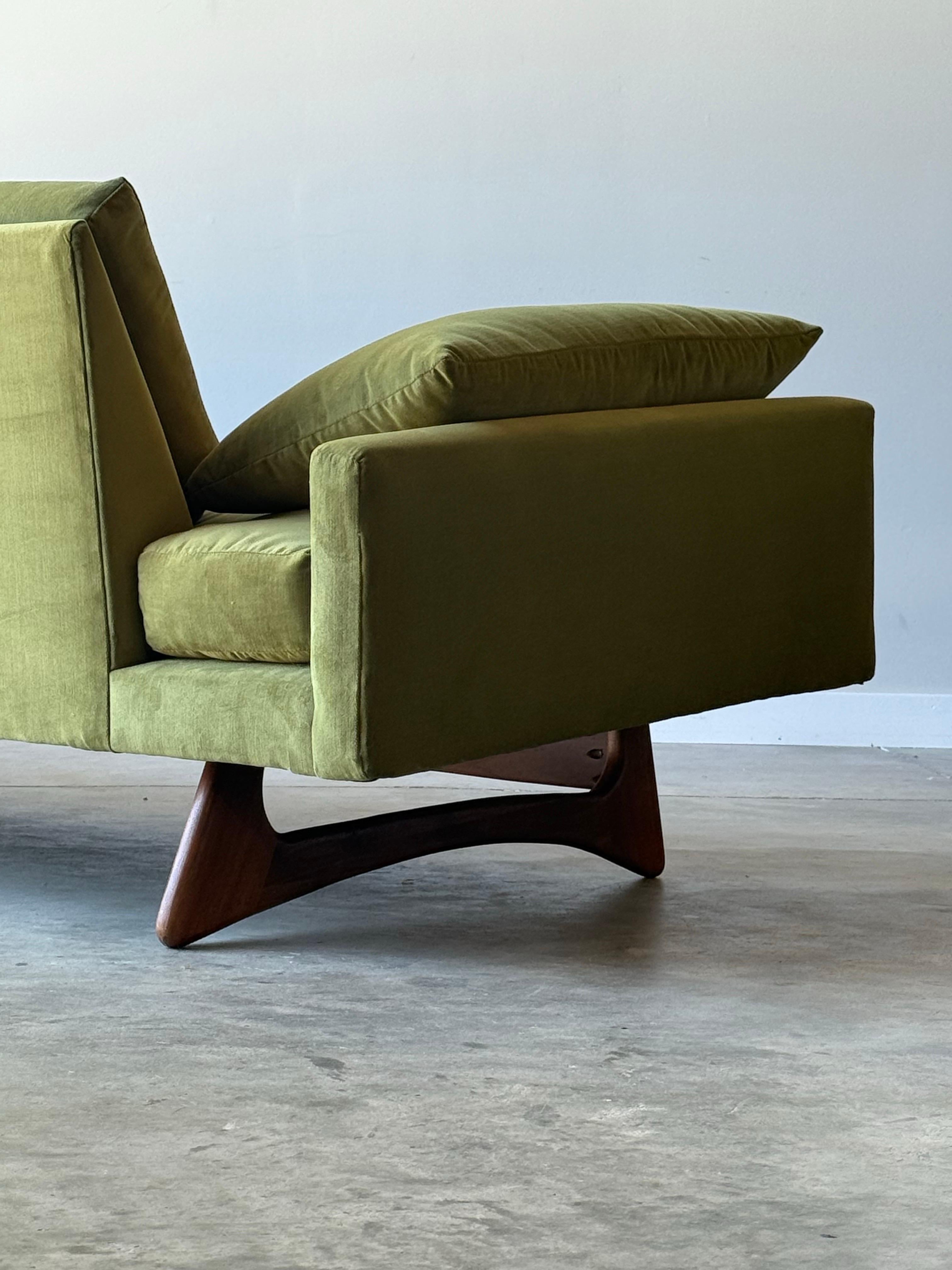 Mid-Century Adrian Pearsall for Craft Associates Model 2408-S Sofa For Sale 1