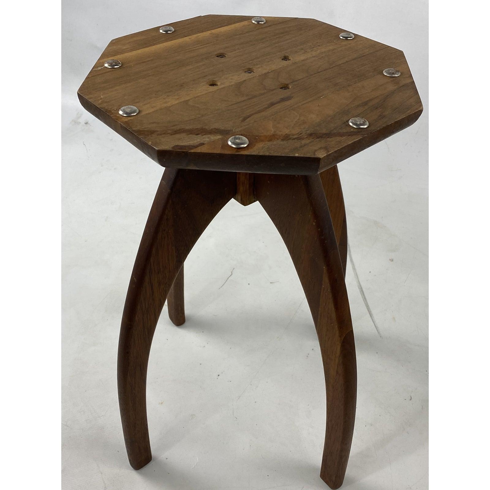 Mid-Century Adrian Pearsall Style Sculptural Walnut Side Tables, a Pair 3