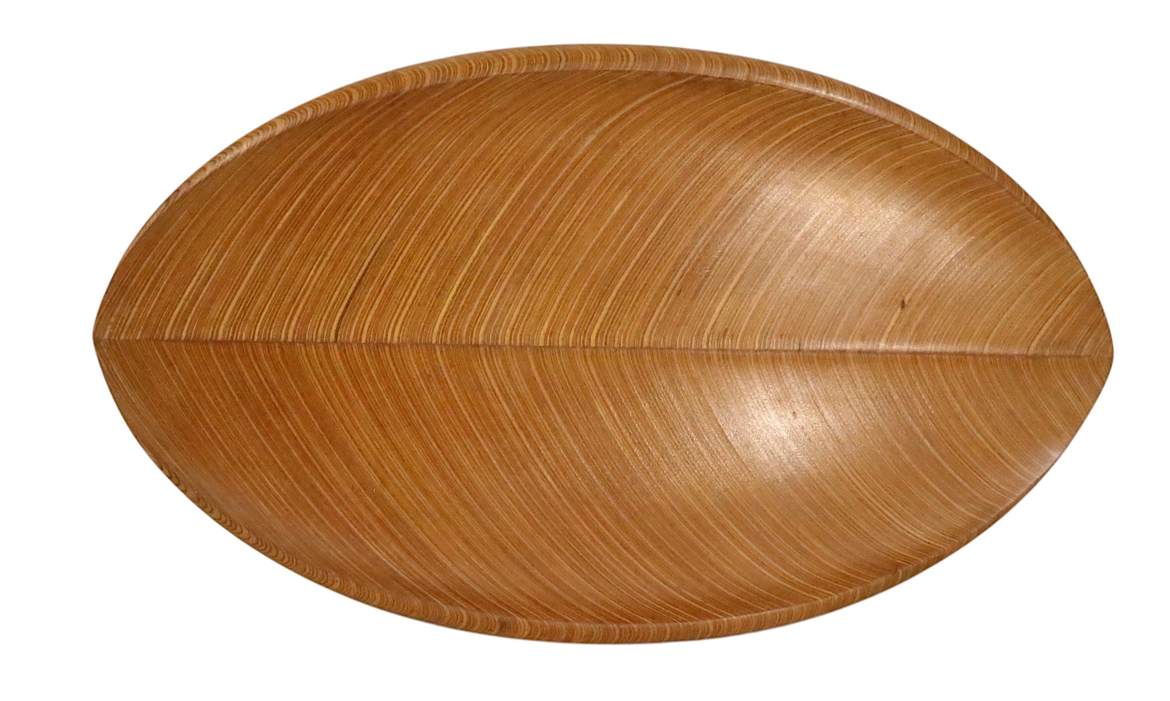 Mid Century Aeroplan Plywood Leaf Dish by Tapio Wirkkala Made in Finland c 1950s For Sale 4