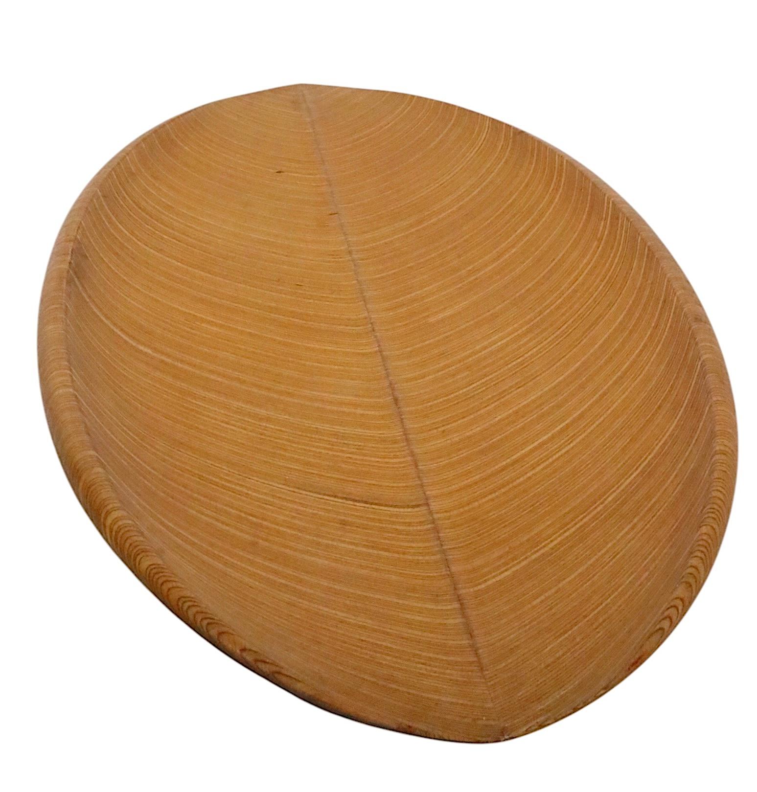 Mid Century Aeroplan Plywood Leaf Dish by Tapio Wirkkala Made in Finland c 1950s For Sale 9