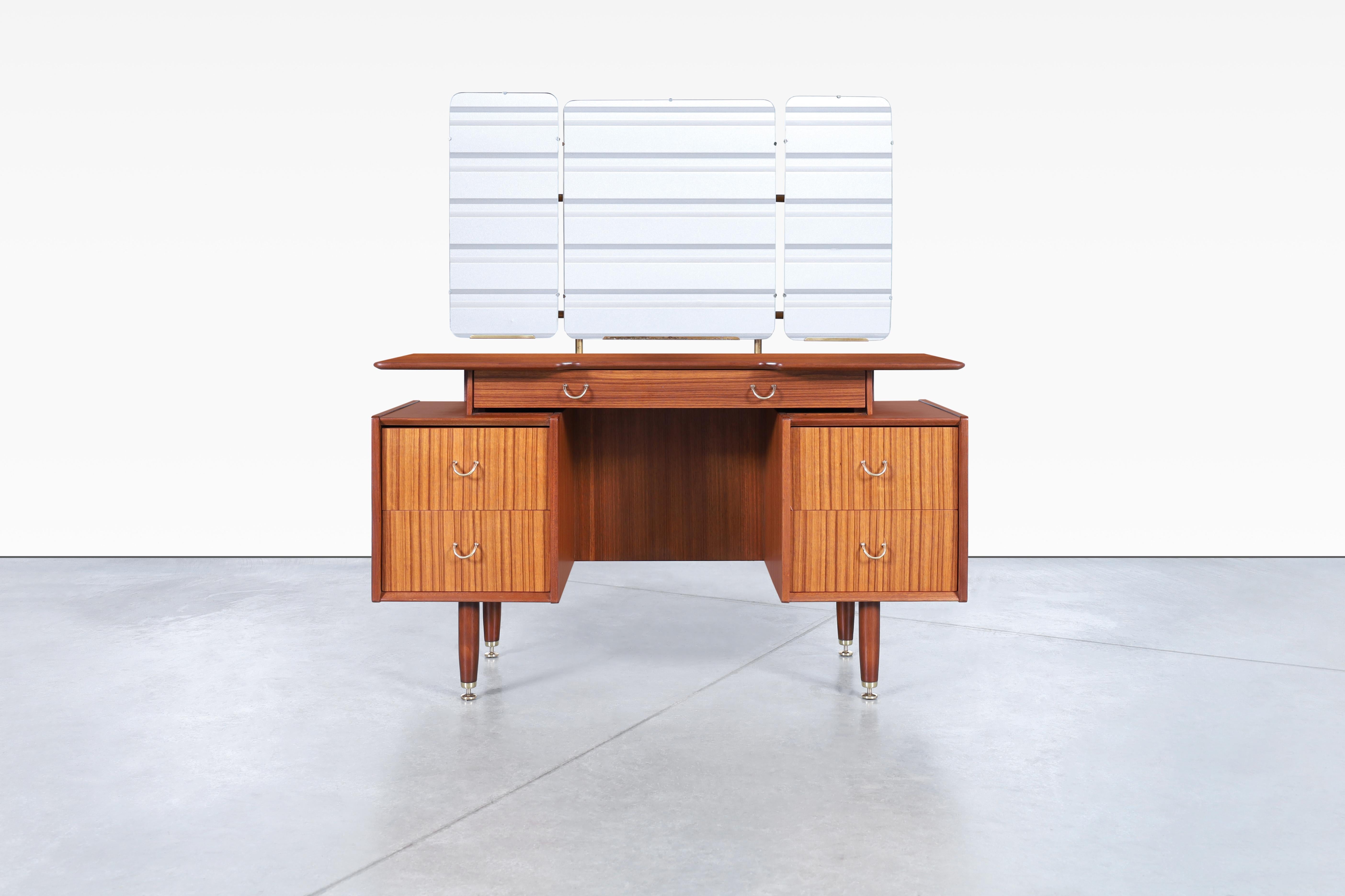 Mid-Century African Mahogany Vanity or Desk by E. Gomme for G-Plan For Sale 2