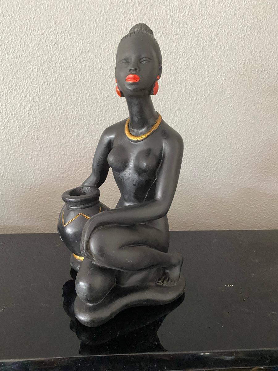 Mid-Century Modern Figurine de femme africaine du milieu du siècle par Cortendorf, années 1950 en vente