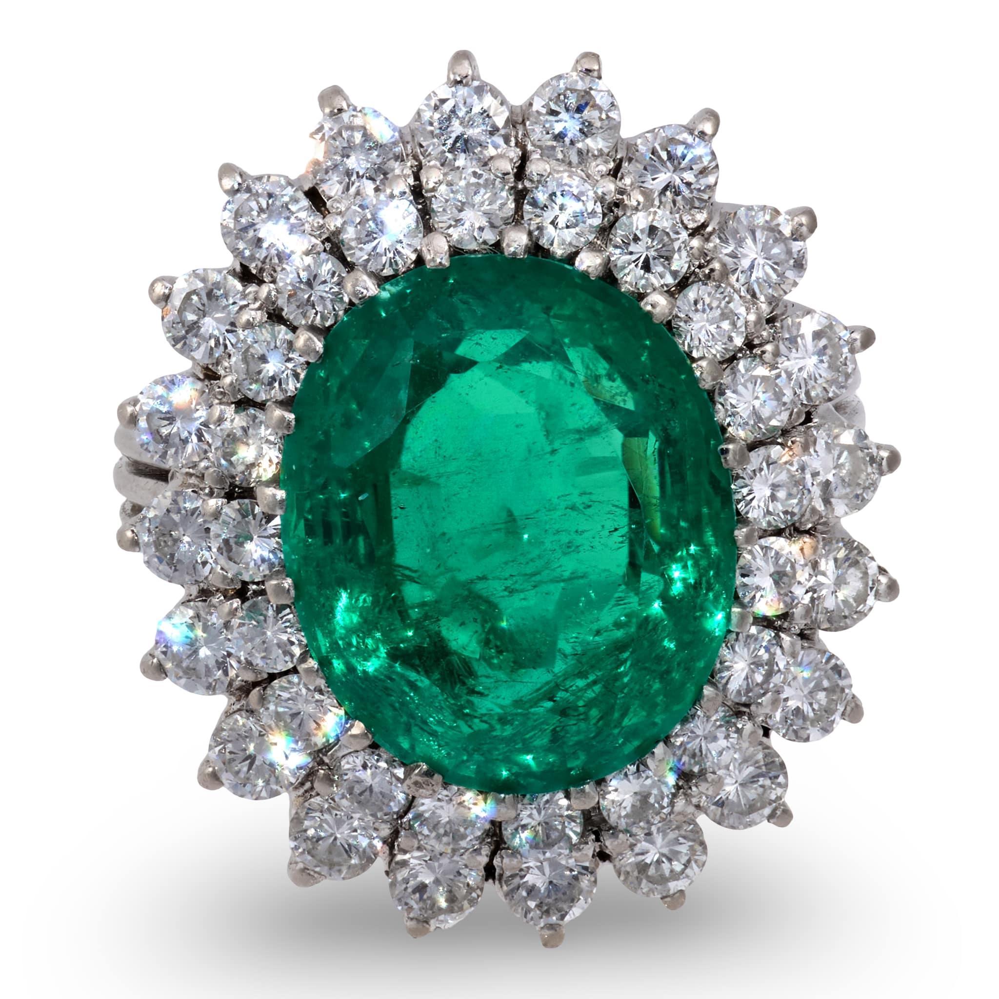 Mid Century AGL 6 Karat Smaragd-Diamant-Cocktailring aus 18k Weißgold im Zustand „Gut“ im Angebot in Beverly Hills, CA