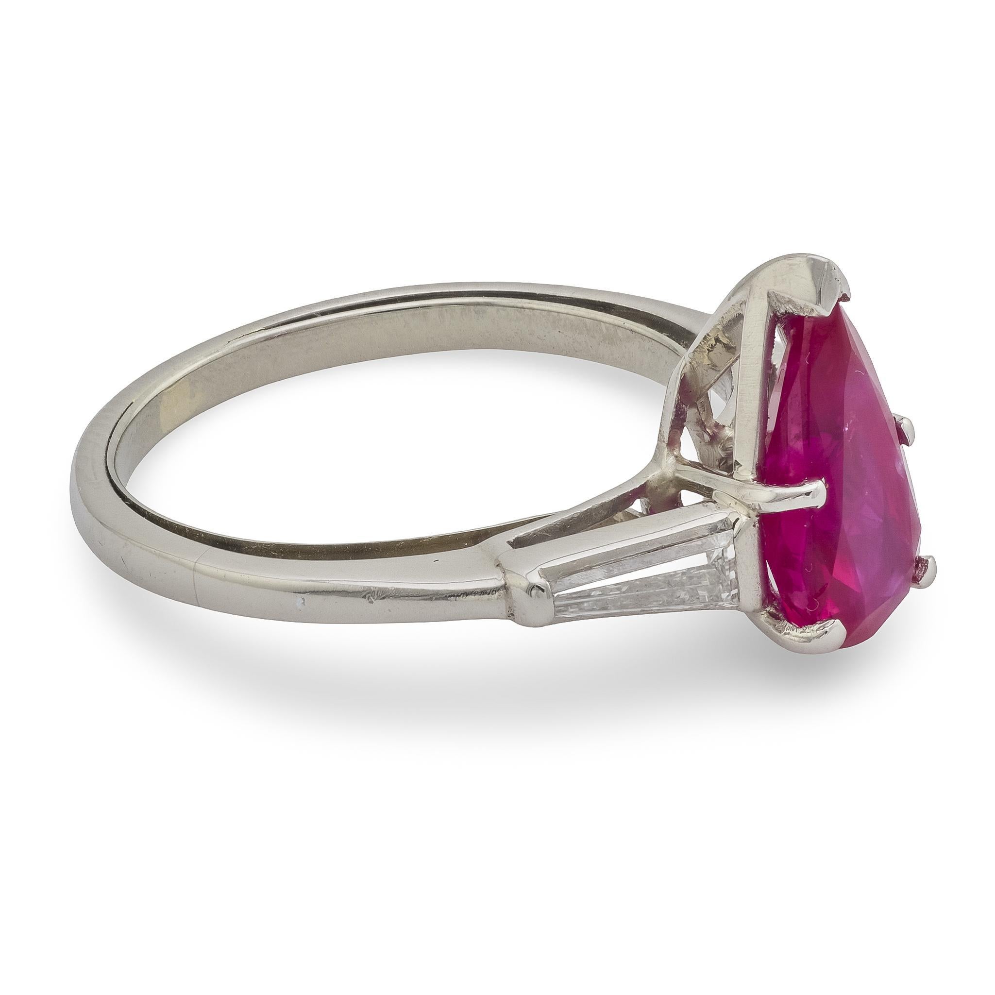 Mitte des Jahrhunderts AGL Burma keine Hitze Rubin Diamant Platin Verlobungsring (Moderne) im Angebot