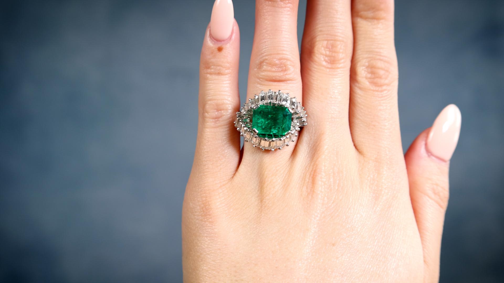 Baguette Cut Mid-Century AGL Colombian Minor Oil Emerald Diamond Cocktail Ring For Sale