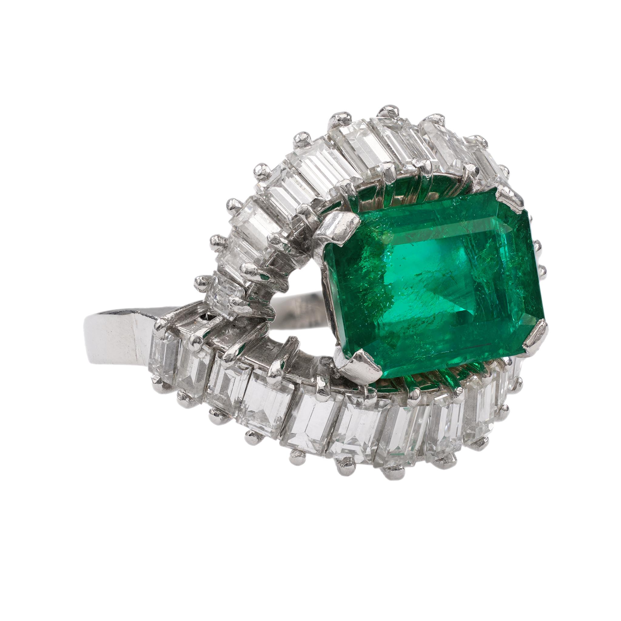 Women's or Men's Mid-Century AGL Colombian Minor Oil Emerald Diamond Cocktail Ring For Sale