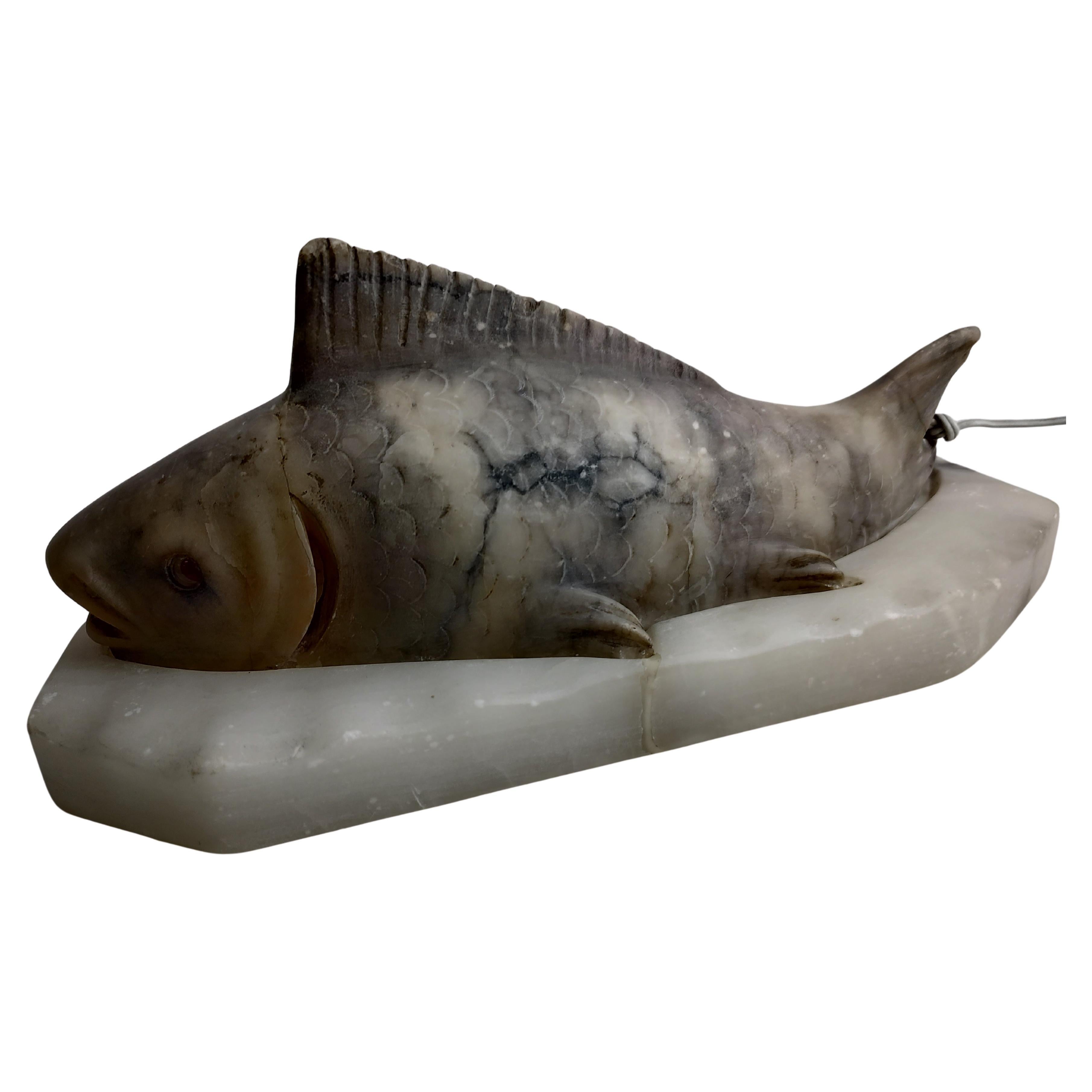 Alabaster-Fischlampe Nacht- und Mood-Tischlampe, Mitte des Jahrhunderts (Handgeschnitzt) im Angebot