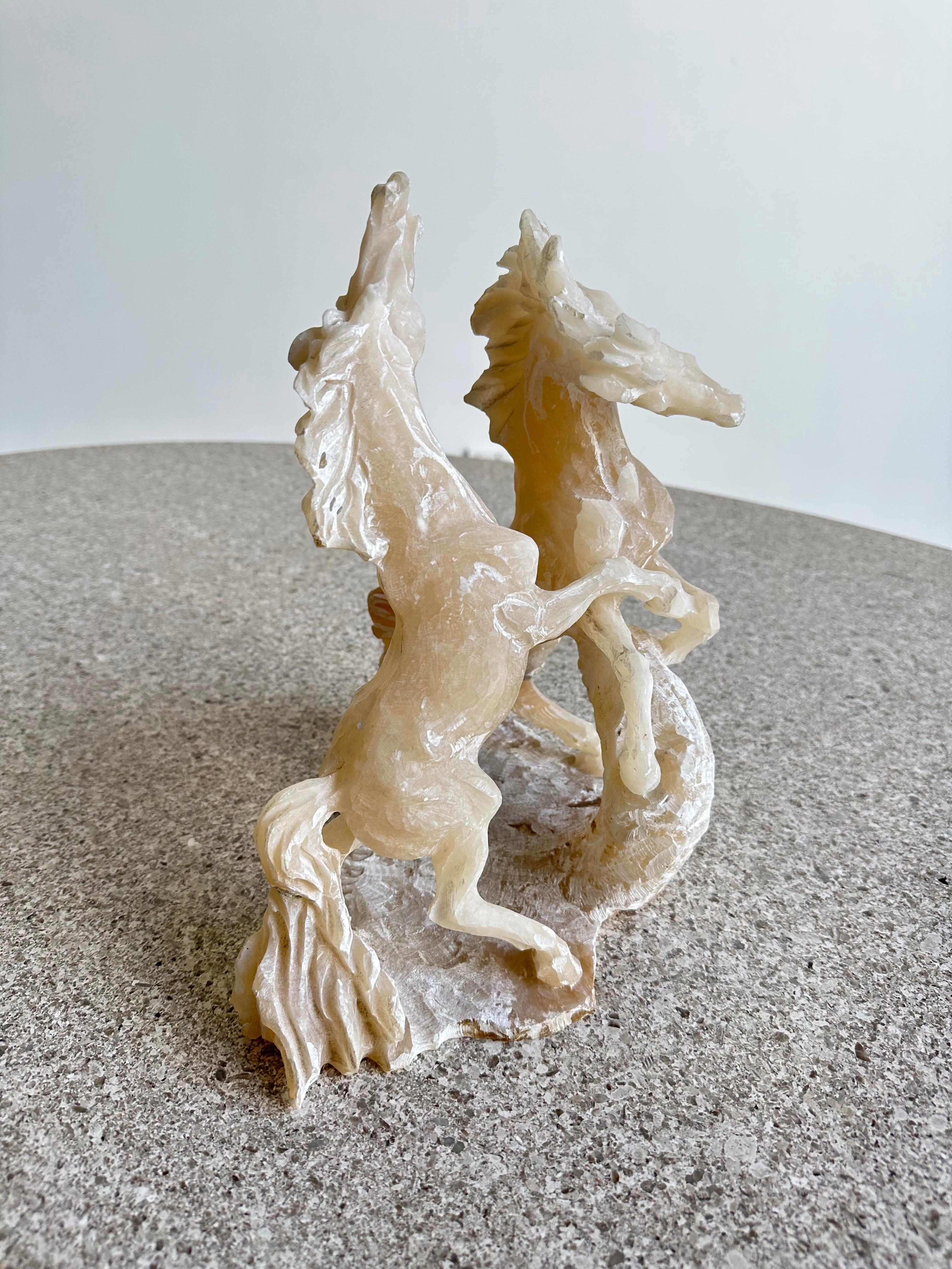 Alabaster-Pferde-Skulptur aus der Jahrhundertmitte von Boldrini aus Italien, 1960er Jahre (Italienisch) im Angebot