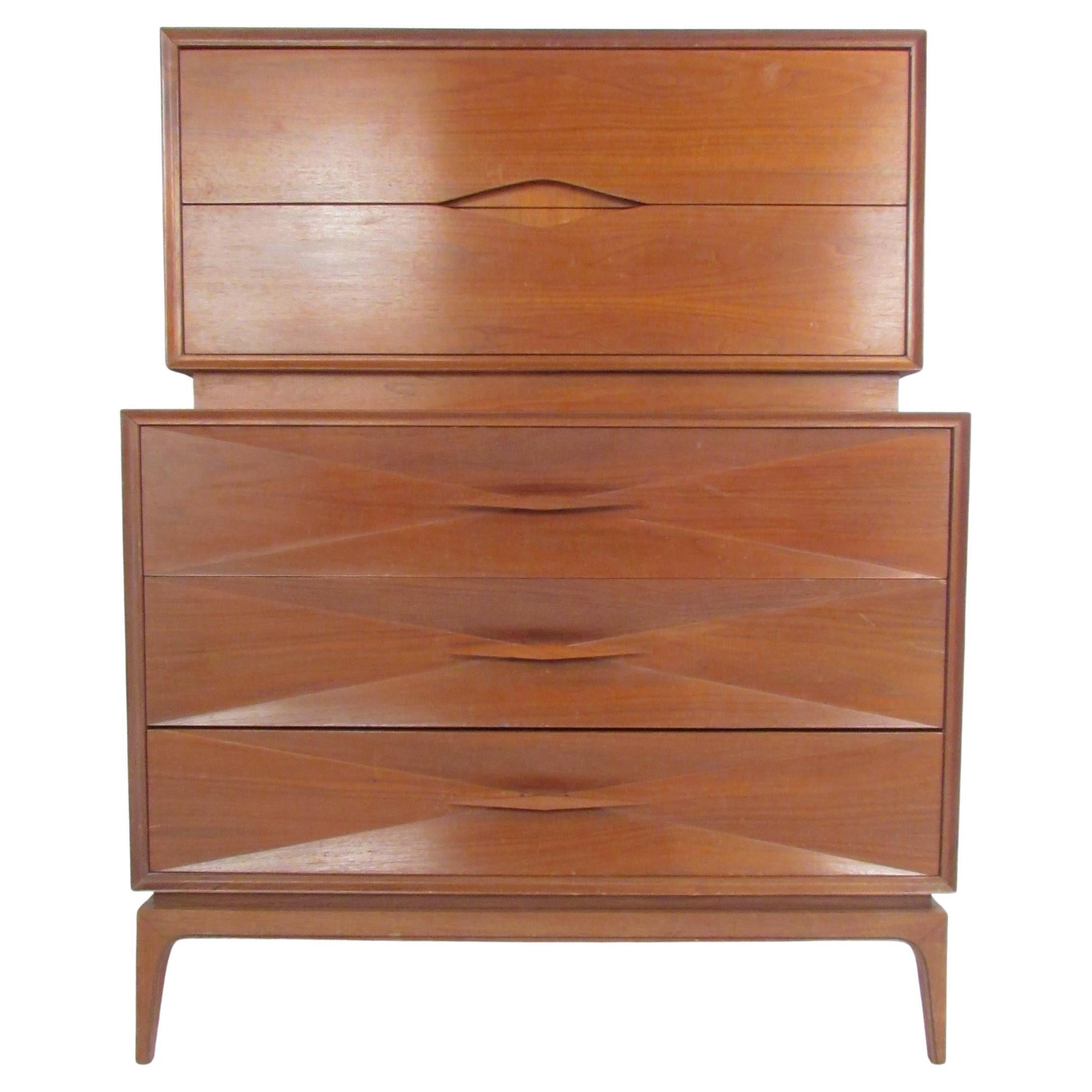 Comò Highboy in stile Albert Parvin di metà secolo in vendita