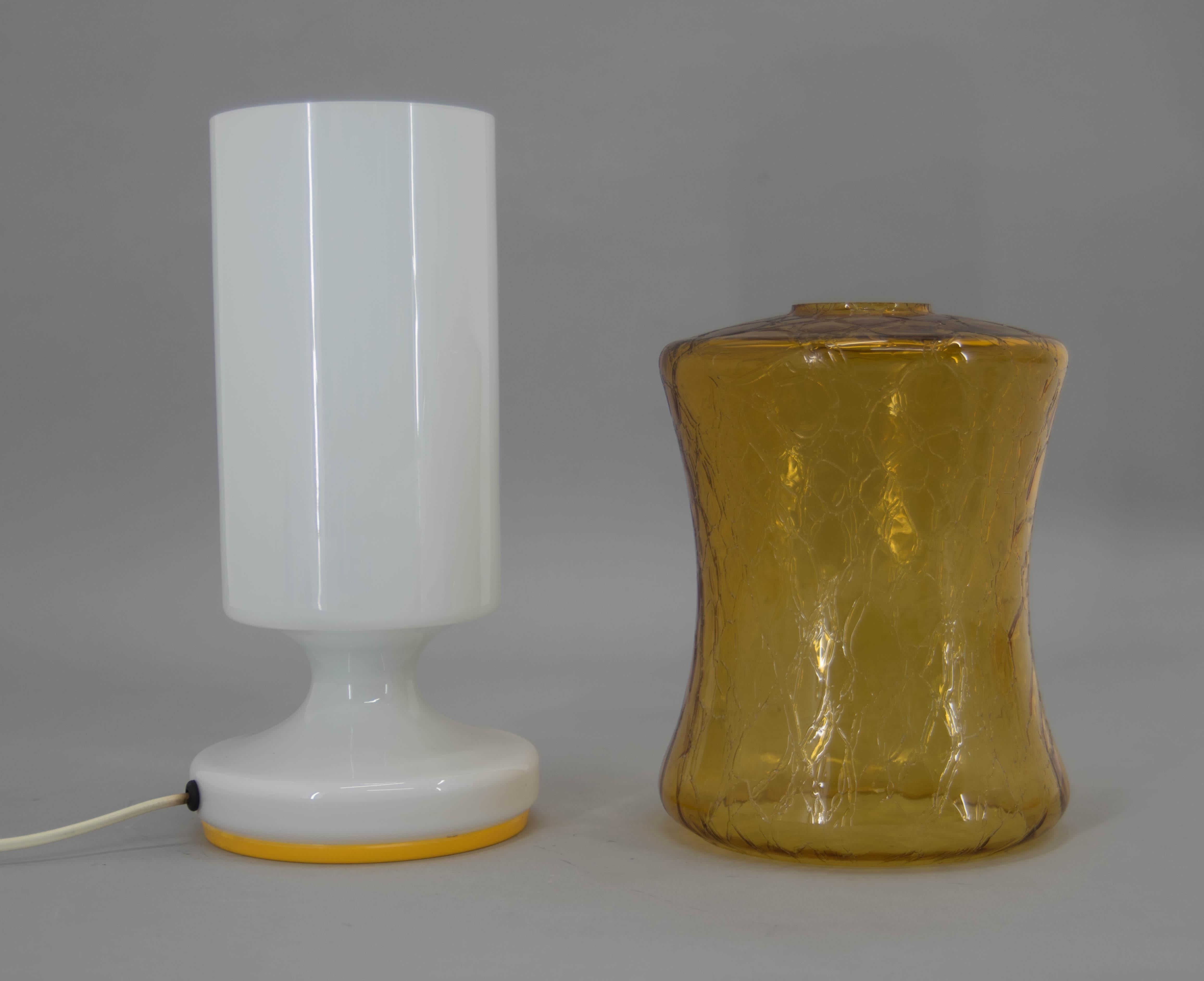 Lampe de table en verre du milieu du siècle, 1970 en vente 2