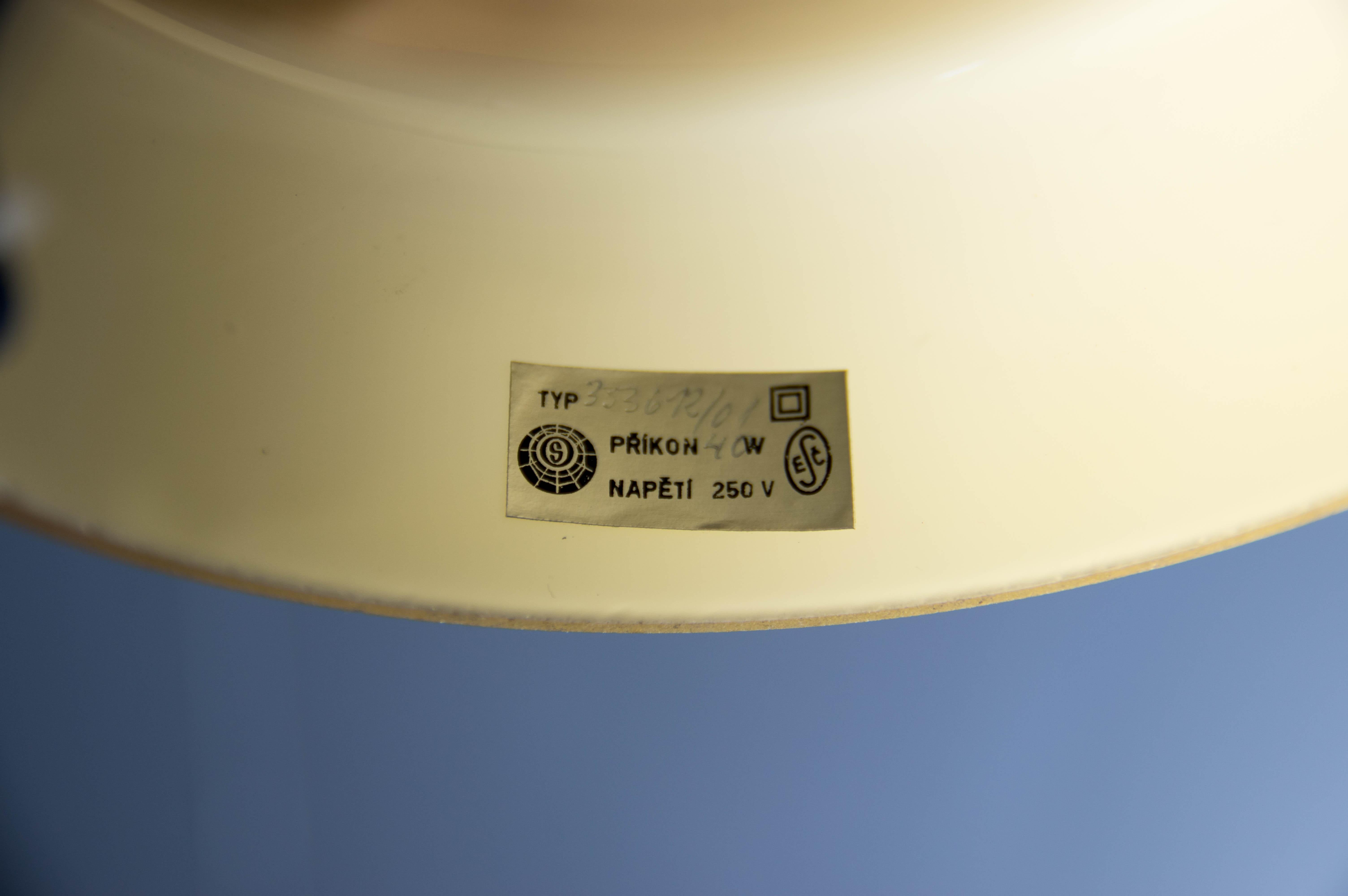 Lámpara de sobremesa de cristal de mediados de siglo de Karel Volf, años 70 Vidrio en venta