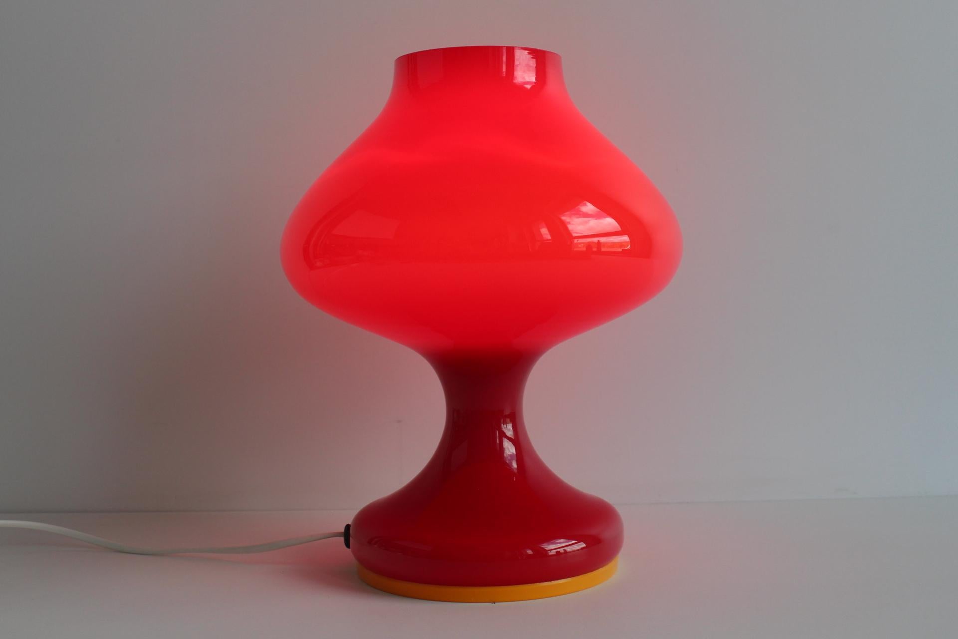 Lampe de table en verre du milieu du siècle dernier, conçue par Stepan Tabera, années 1960 Bon état - En vente à Praha, CZ