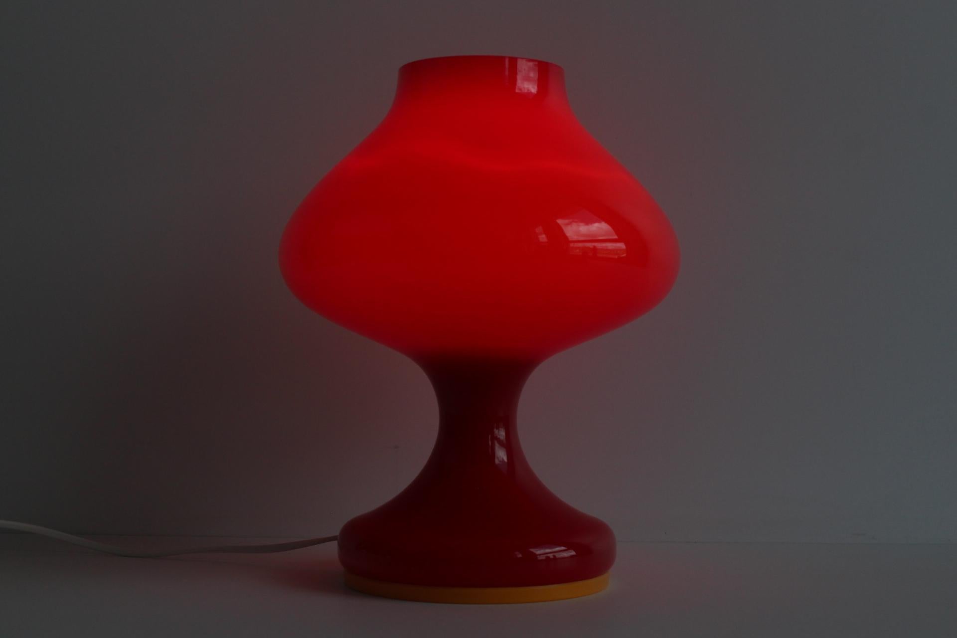 Verre mercuré Lampe de table en verre du milieu du siècle dernier, conçue par Stepan Tabera, années 1960 en vente