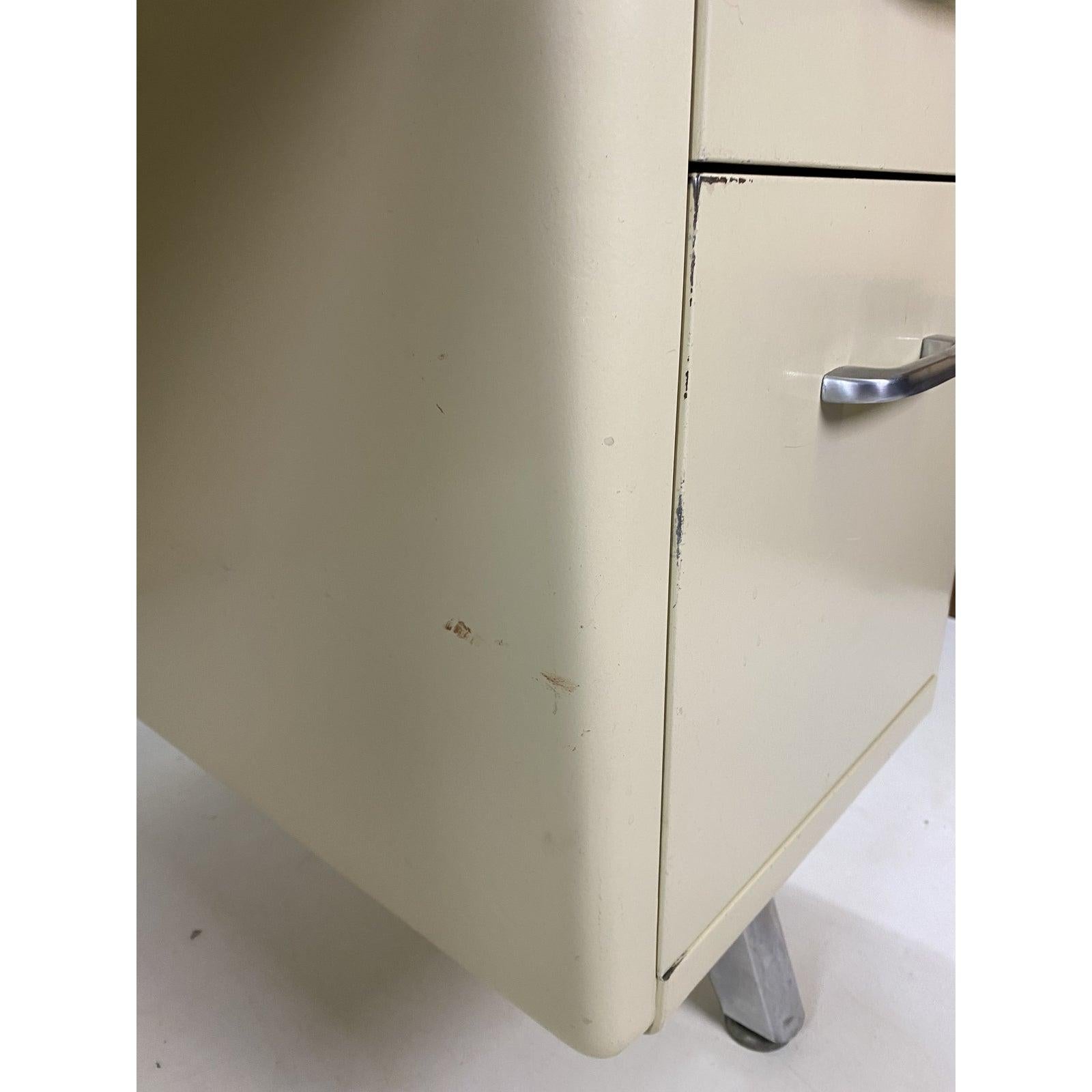 Mid-20th Century Mid-Century Allsteel Inc Tanker Desk