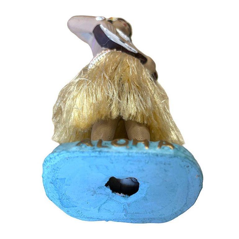 Mid-Century „Aloha“ Hula Girl Keramikfigur mit Ukulele und roten Blumen, Mid-Century im Zustand „Gut“ im Angebot in Van Nuys, CA