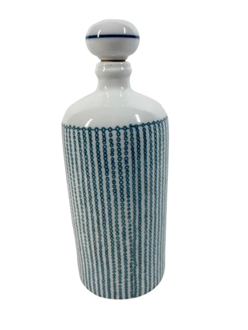 Tedesco Decanter in porcellana bianca e blu di Altenkunstadt della metà del secolo scorso, Donna dietro la tenda in vendita
