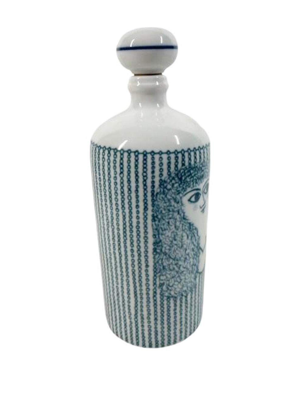 Decanter in porcellana bianca e blu di Altenkunstadt della metà del secolo scorso, Donna dietro la tenda In condizioni buone in vendita a Nantucket, MA