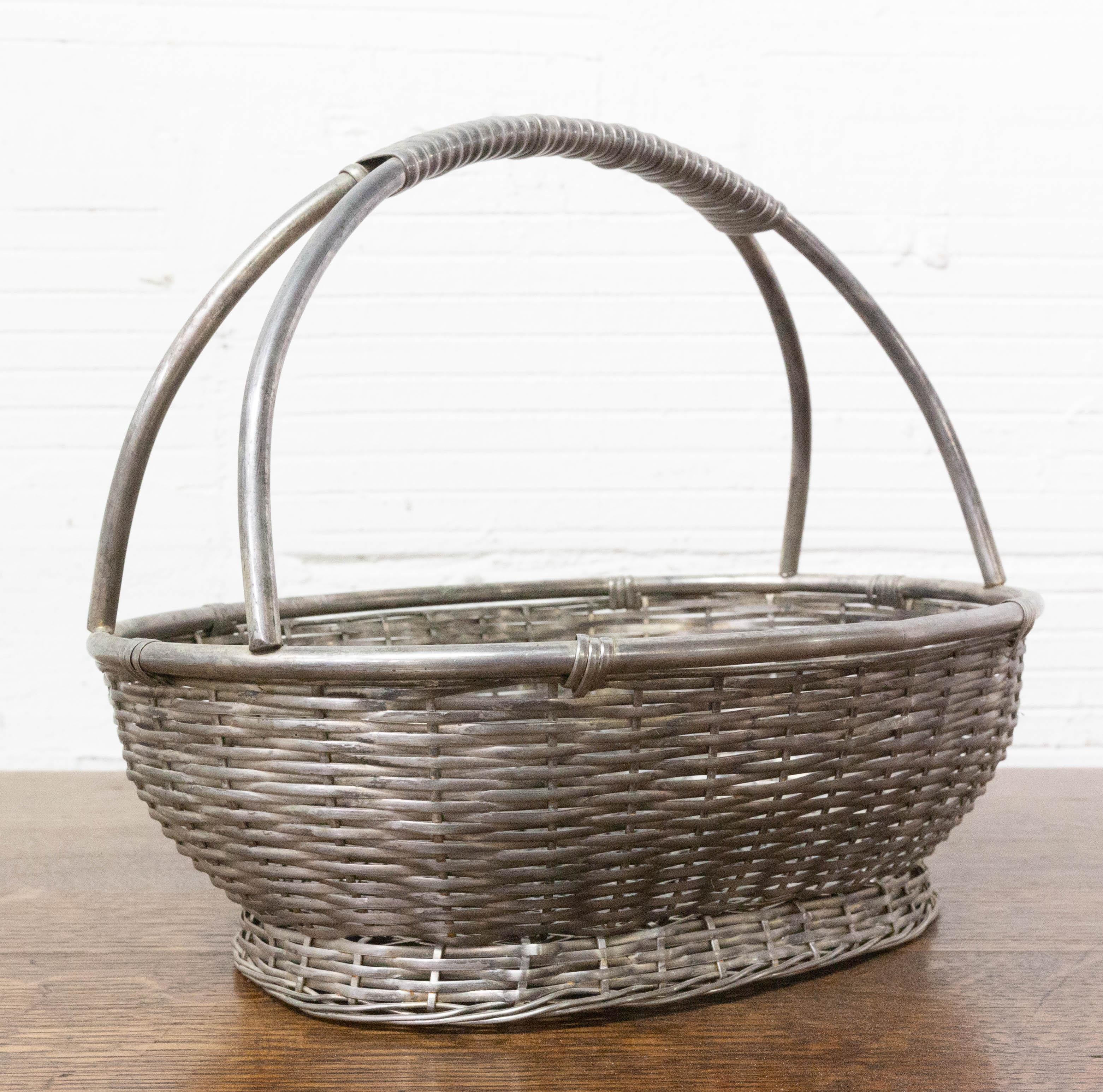 Mid-Century Aluminium Basket Centerpiece, France In Good Condition For Sale In Labrit, Landes