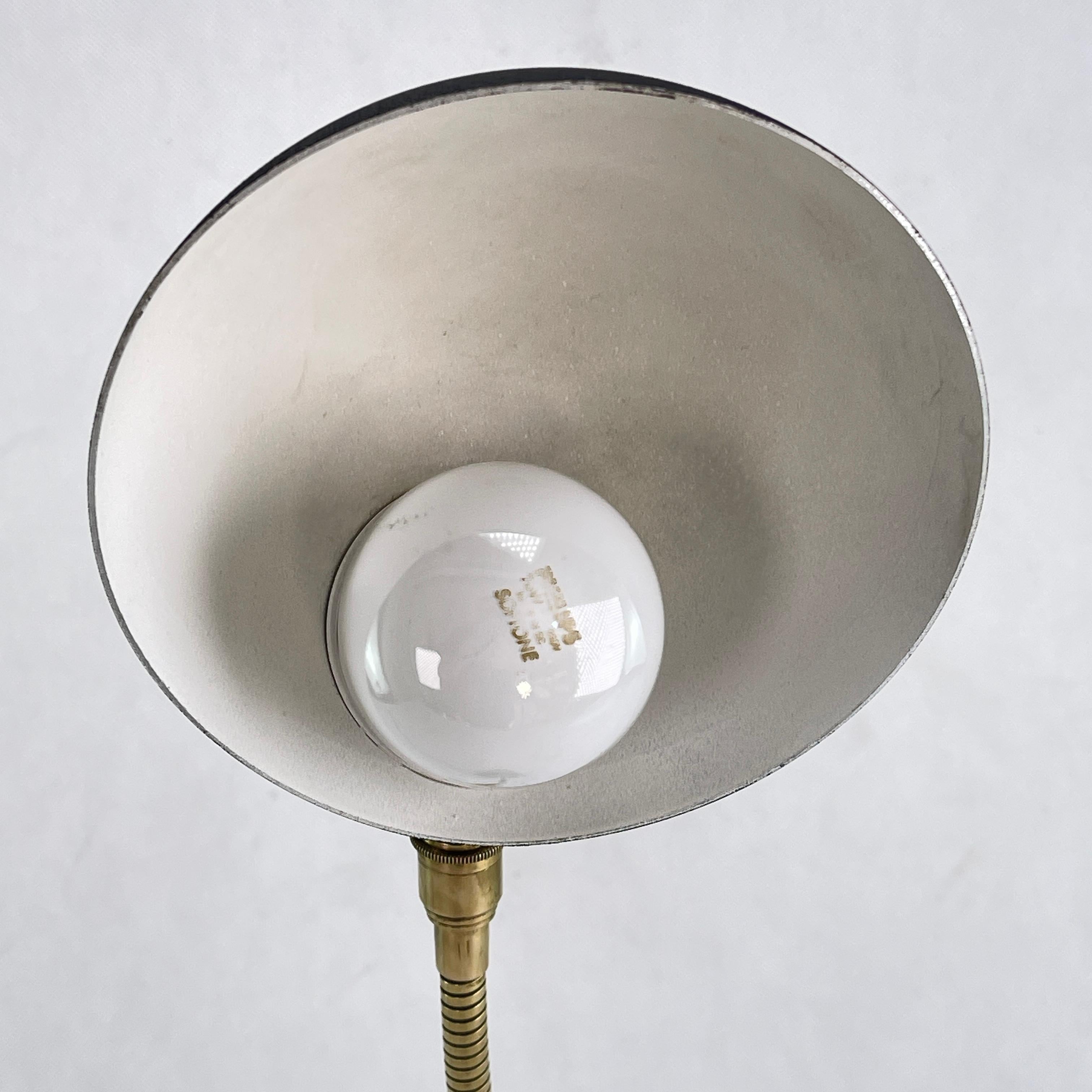 MID-CENTURY Aluminor Tischlampe Gooseneck Lampe, schwarzer geschwärzter Lack, 50er Jahre im Zustand „Gut“ im Angebot in Saarburg, RP