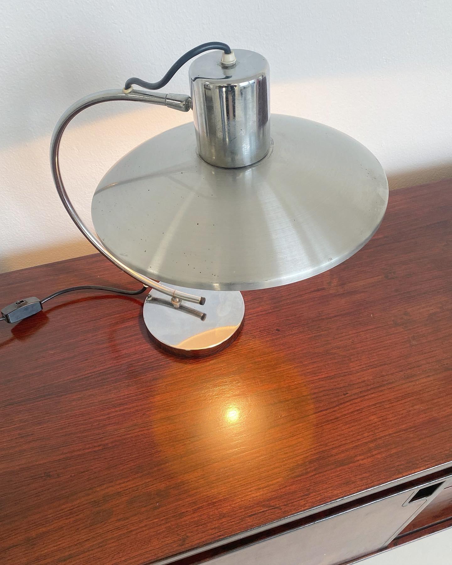 Metal Mid-Century Aluminum Table Lamp, Sculptural and Decorative, Timeless Design For Sale