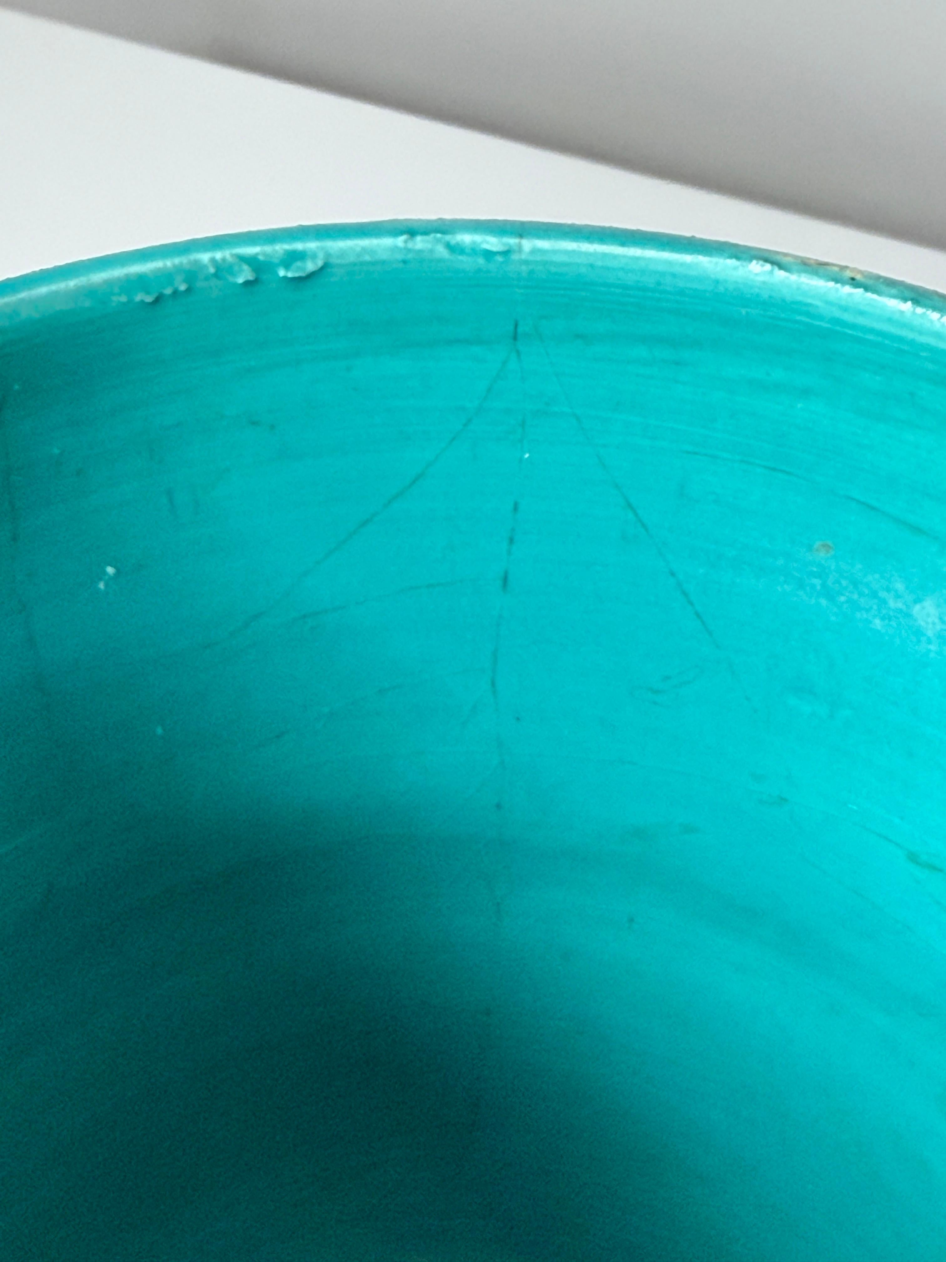 Vaso cáliz con pie de cerámica incisa de mediados de siglo Alvino Bagni para Raymor Italia Cerámico en venta