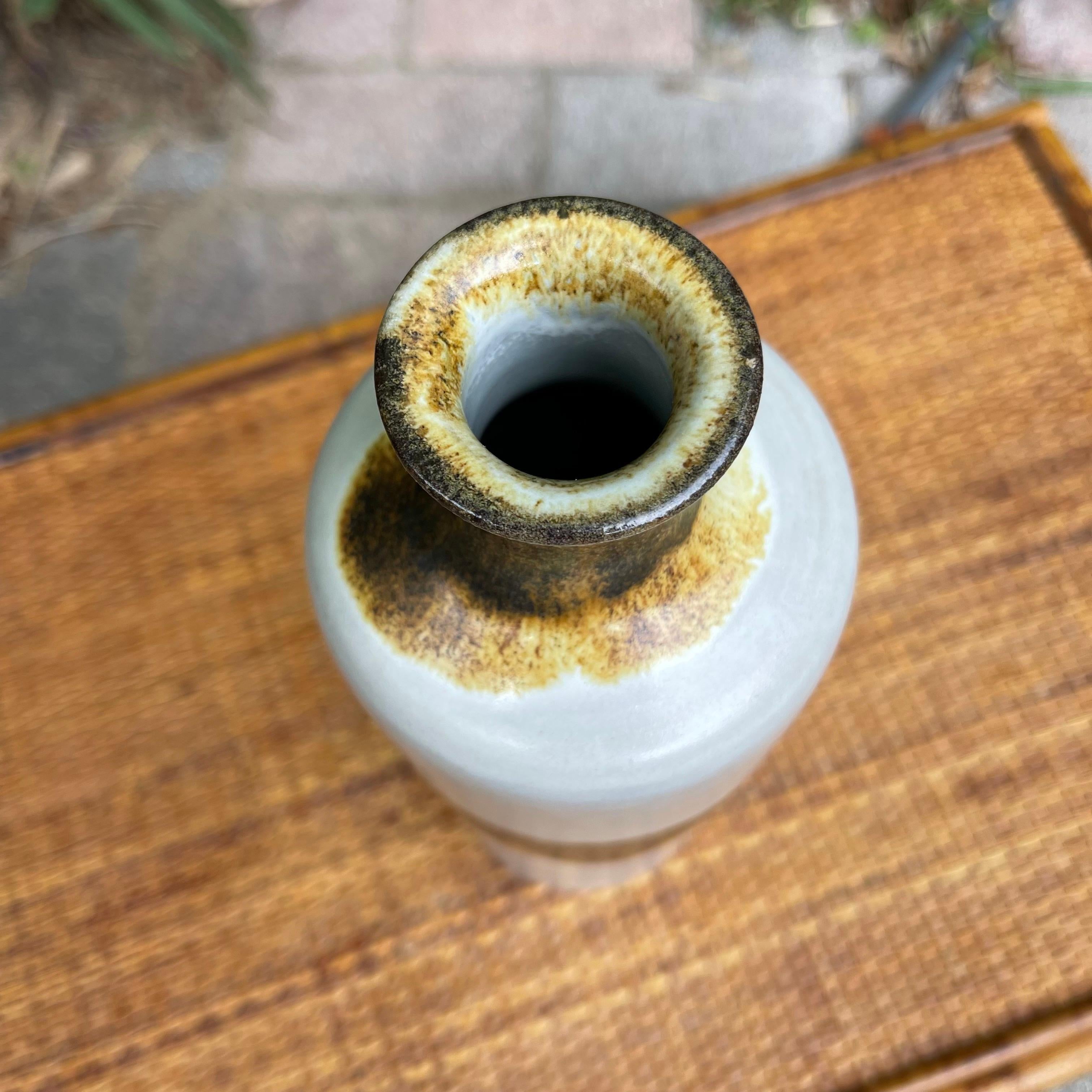 Terracotta Vaso in ceramica smaltata di metà secolo Alvino Bagni per Raymor in vendita