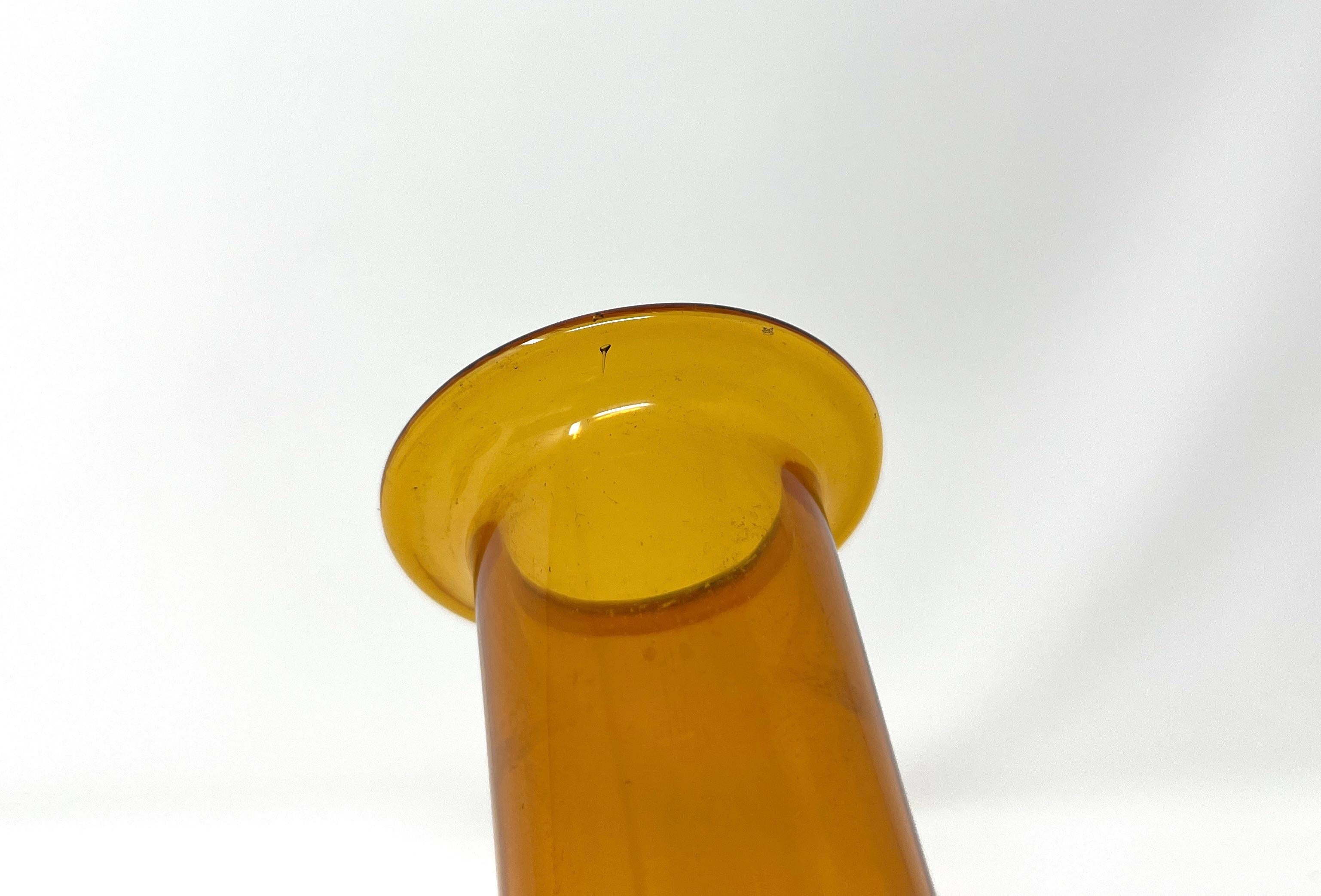 Decantador de Botella Genio Ámbar de Mitad de Siglo, Estilo Vidrio Artístico Italiano en venta 1