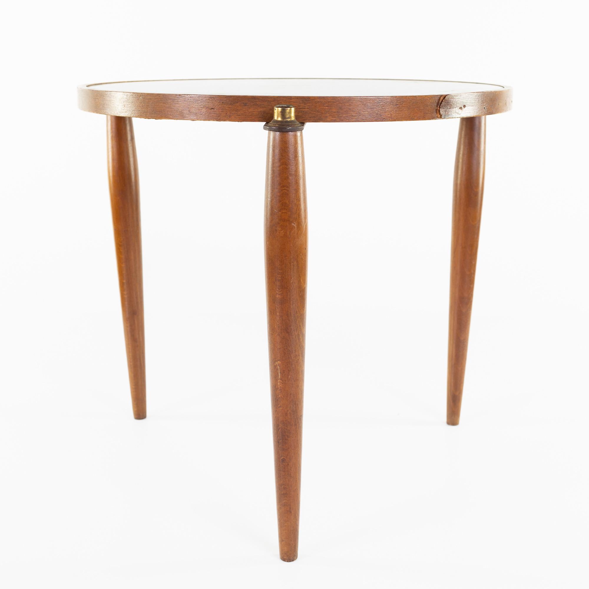 Mid century amber glass walnut and brass end table

This table measures: 17.5 wide x 17.5 deep x 15.5 inches high

All pieces of furniture can be had in what we call restored vintage condition. That means the piece is restored upon purchase so