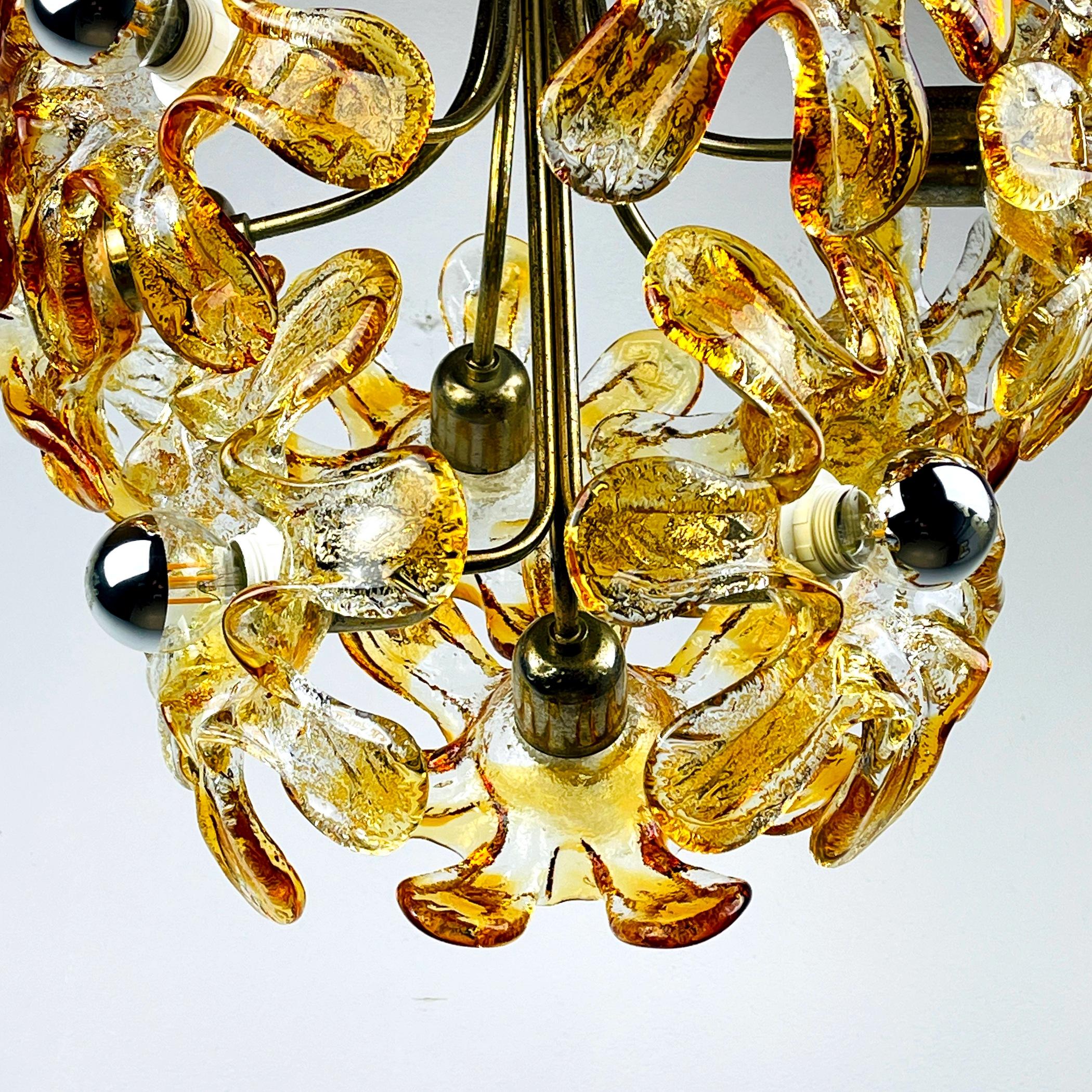 Lampadario in ambra di Murano di metà secolo Fiore di Mazzega Murano, Italia, anni '70 in vendita 3