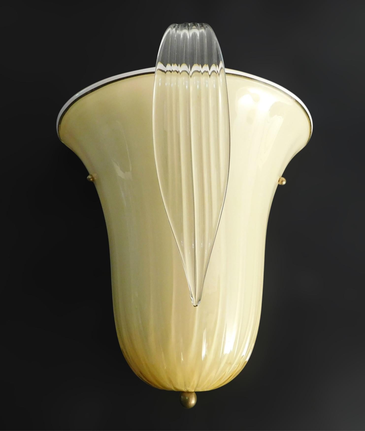 Italiano Sconce di Murano in ambra di metà secolo in vendita